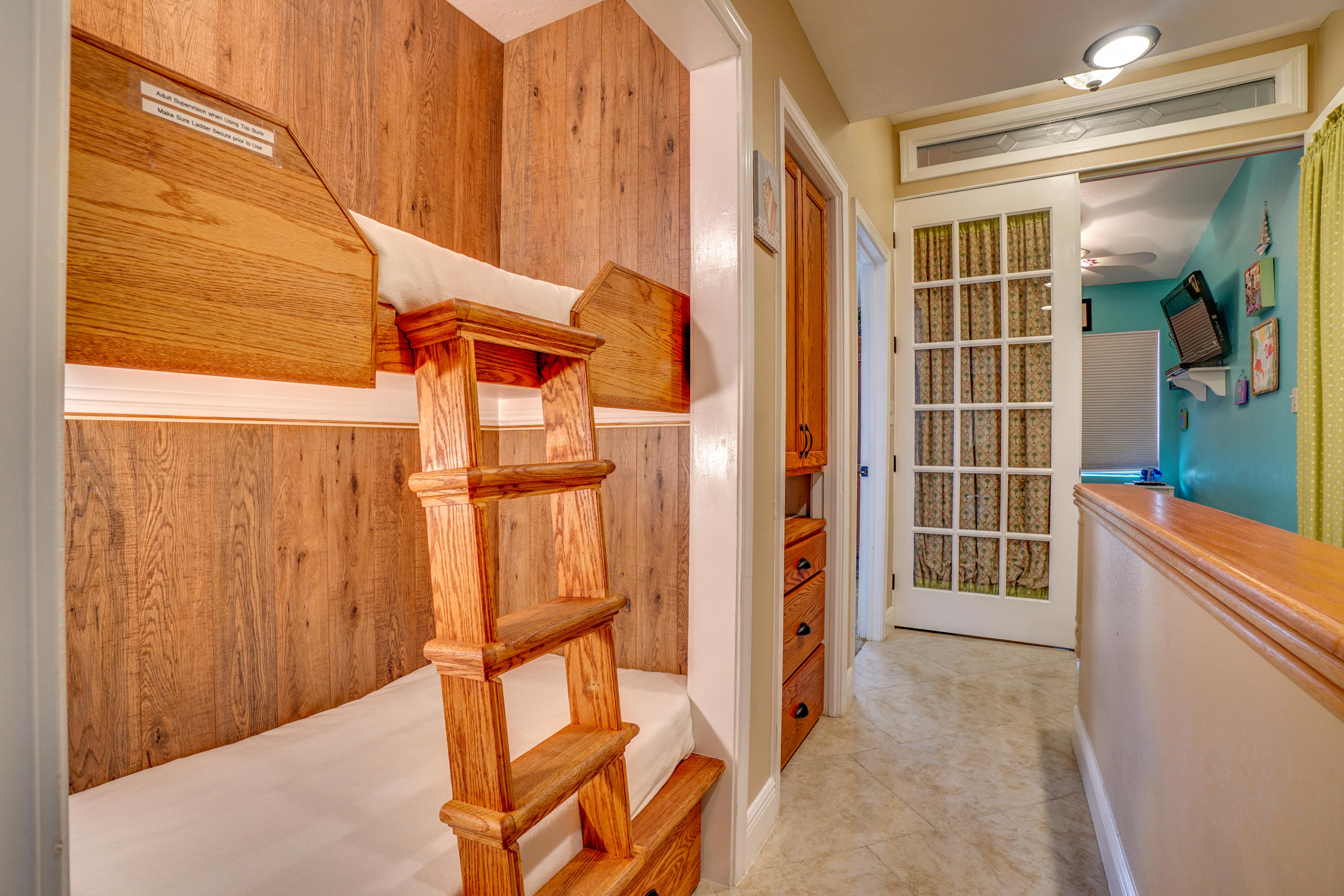 MAINSAIL TOWNHOMES - Residential