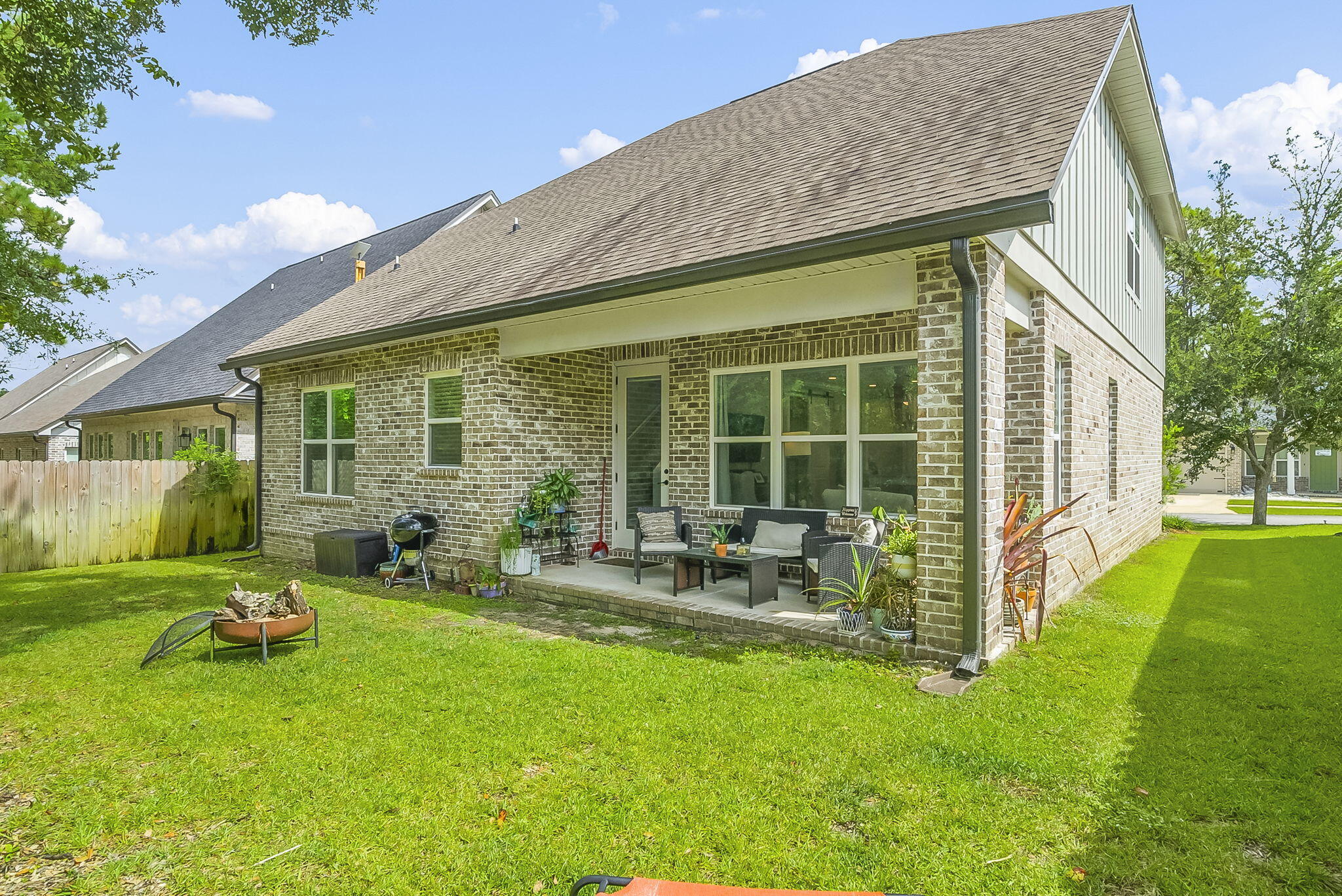 LAUREL OAKS S/D - Residential