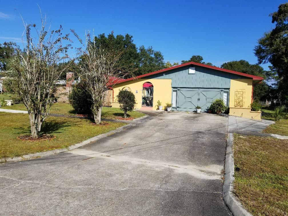 Great find in the Heart of Ft.Walton Beach. This well Maintained home is centrally located between Hurlburt AFB and Eglin AFB. Home offers two large living areas and a lap pool along with your own cabana. A Convenient RV covered pad. Home also has a mother in law quarter with its own separate electricity usage meter. This a must see won't last long