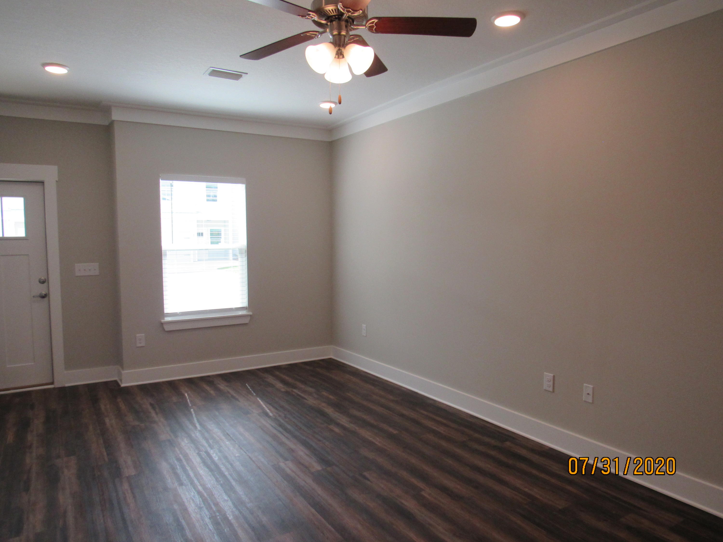 VERANDAS AT FREEPORT - Residential Lease