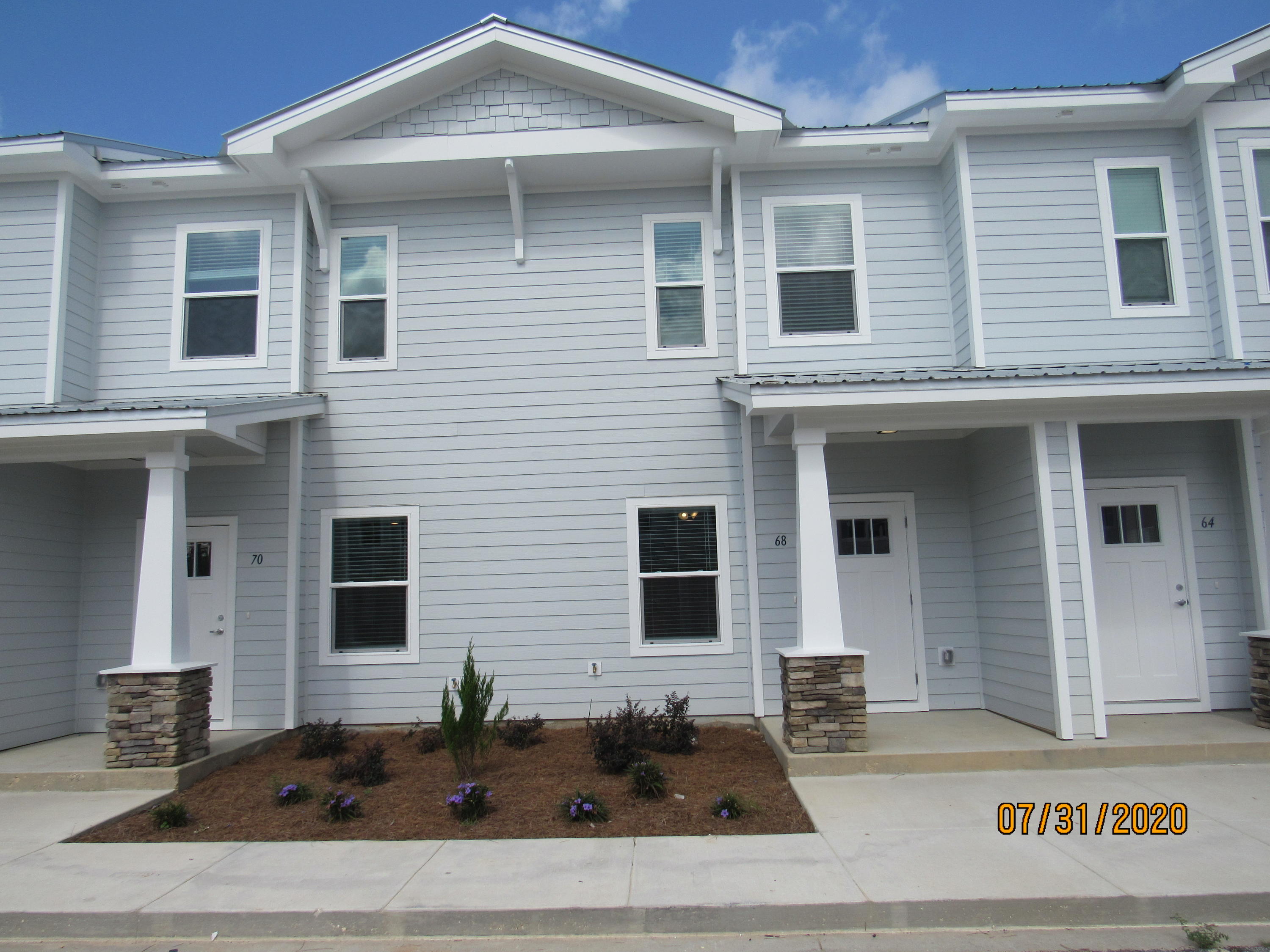 VERANDAS AT FREEPORT - Residential Lease