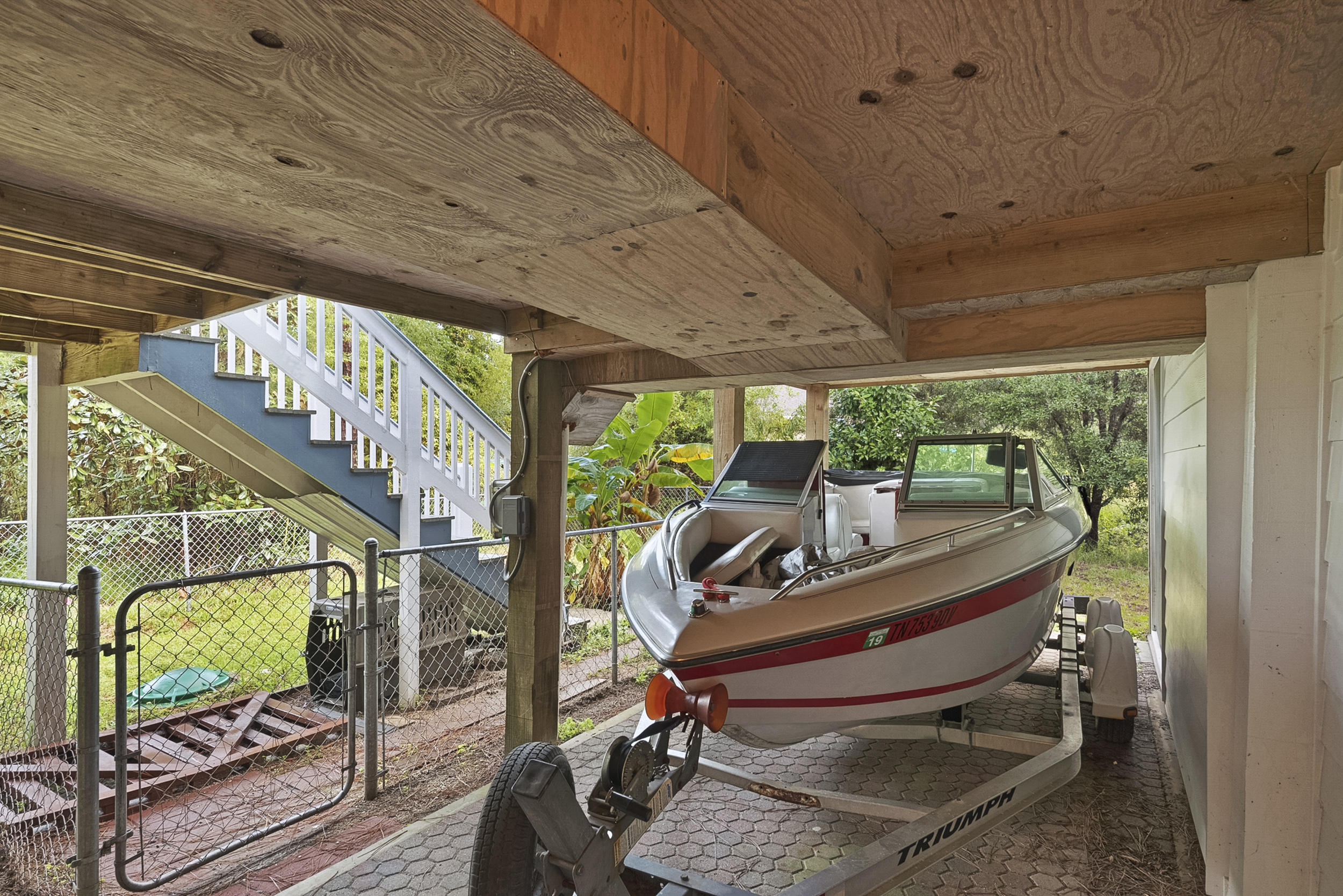 NO RECORDED SUBDIVISION - Residential