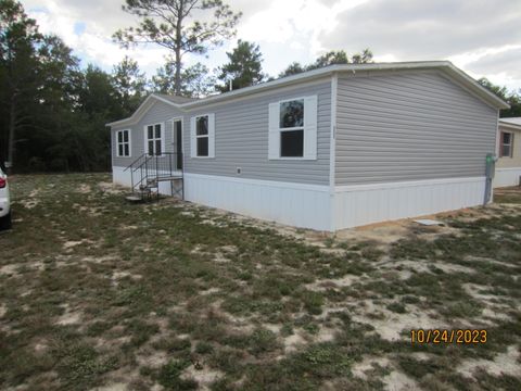 A home in DeFuniak Springs