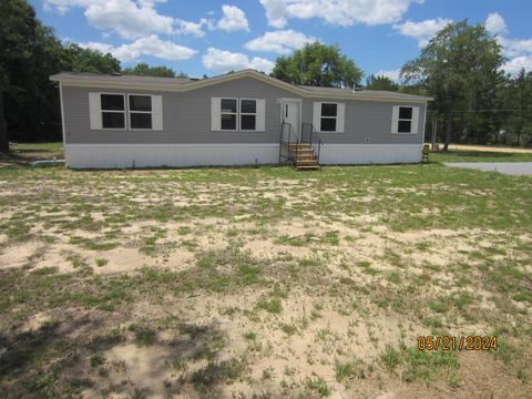 A home in DeFuniak Springs