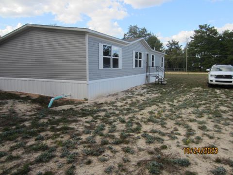 A home in DeFuniak Springs