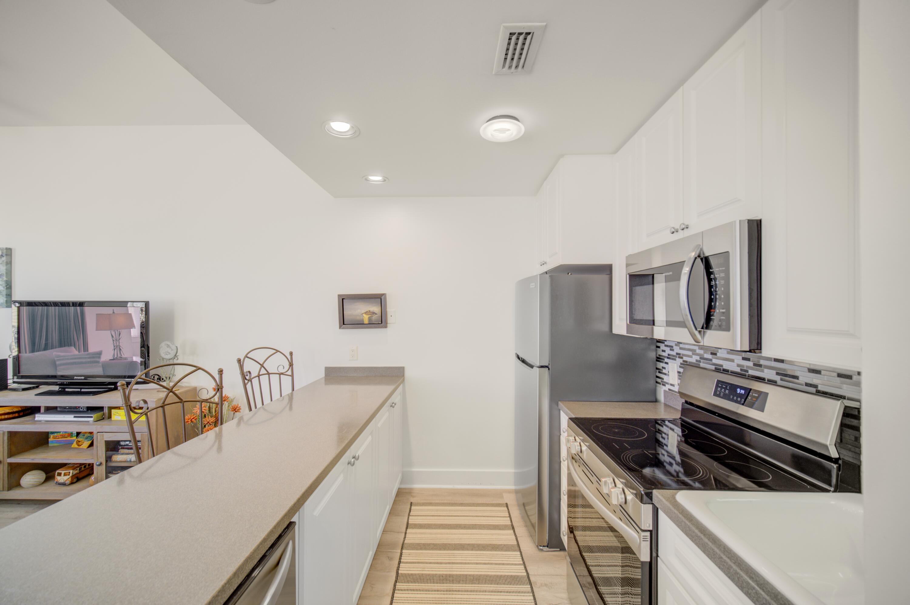 INN AT GULF PLACE - Residential