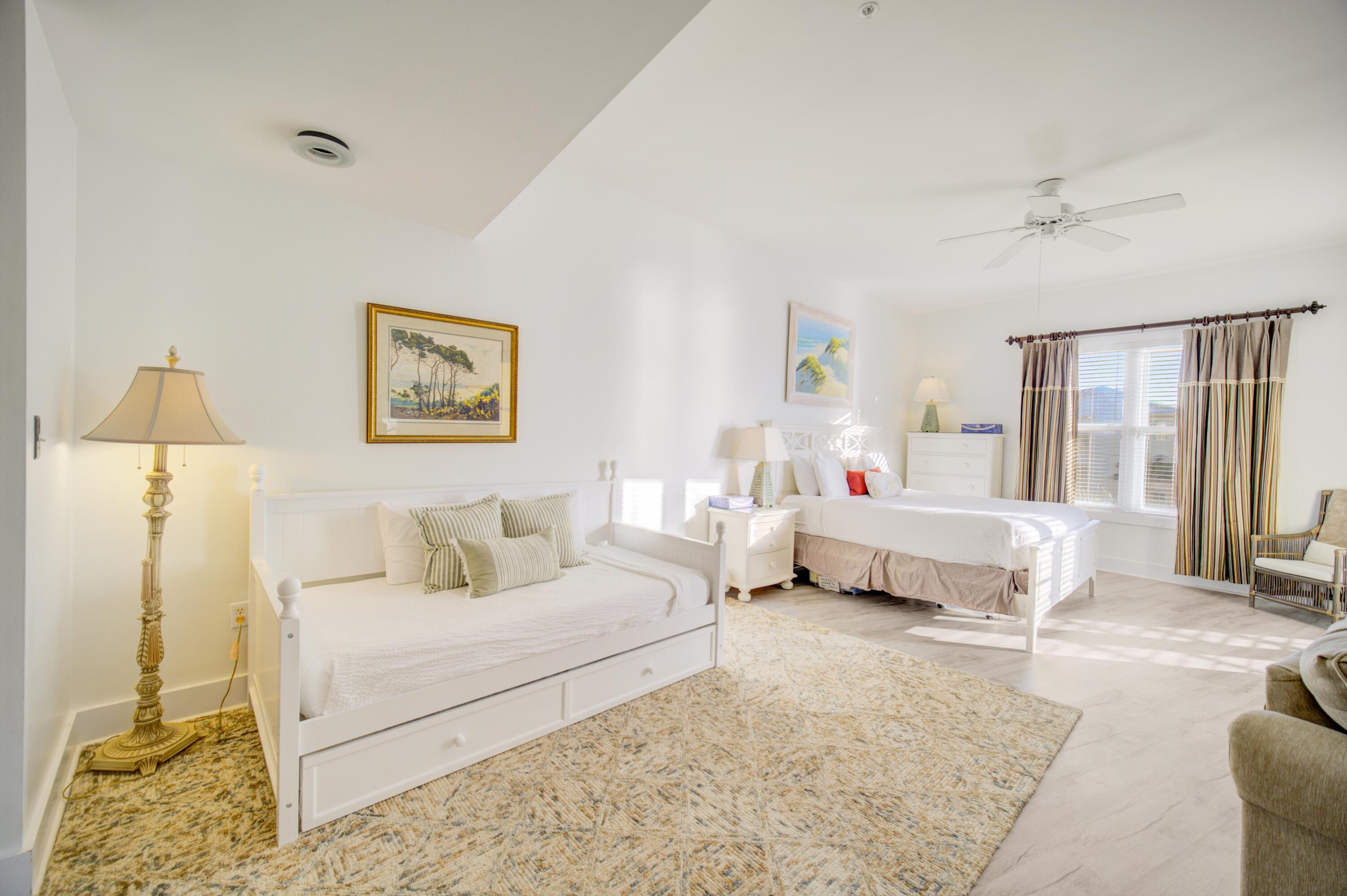 INN AT GULF PLACE - Residential