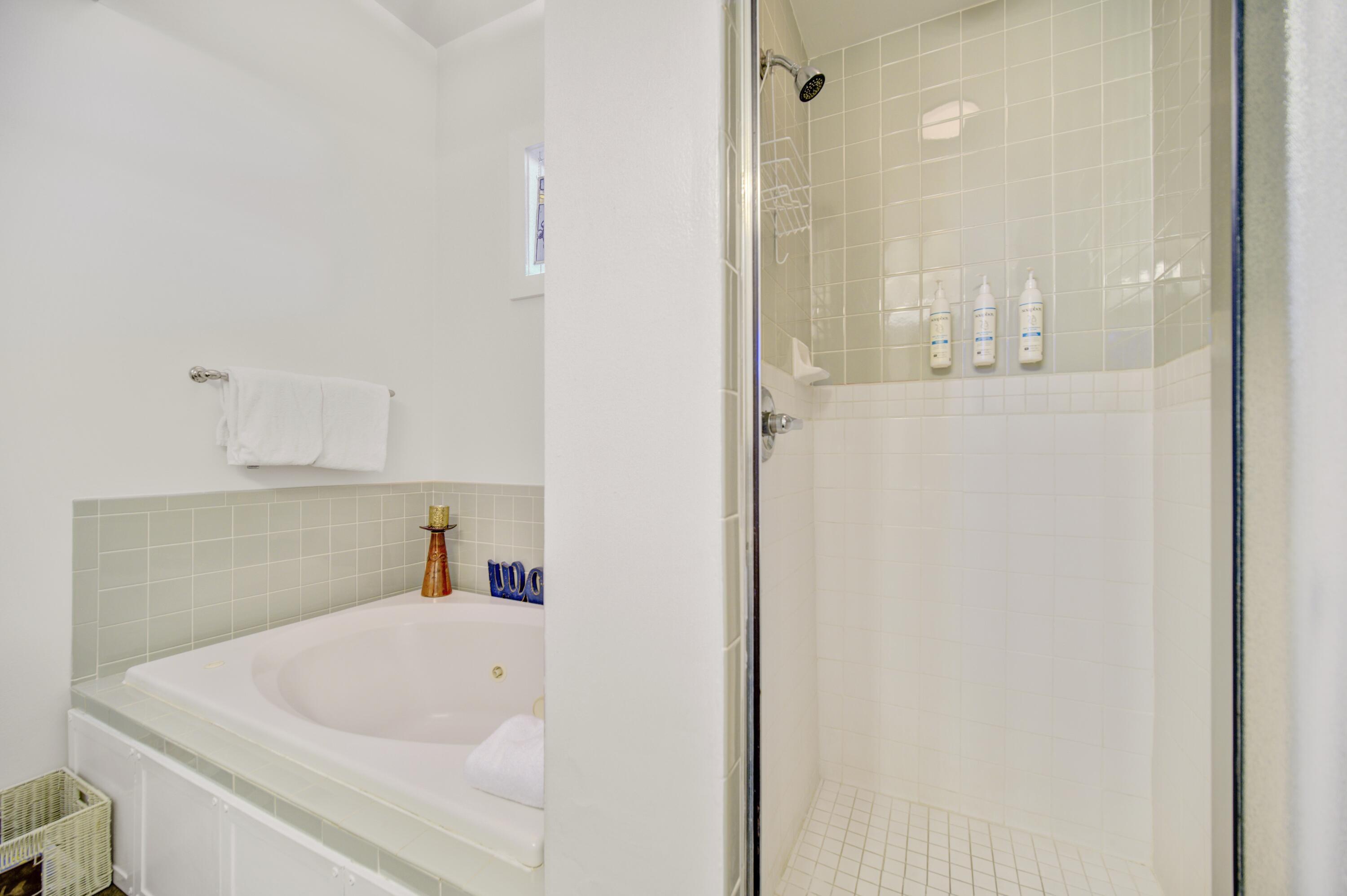 INN AT GULF PLACE - Residential