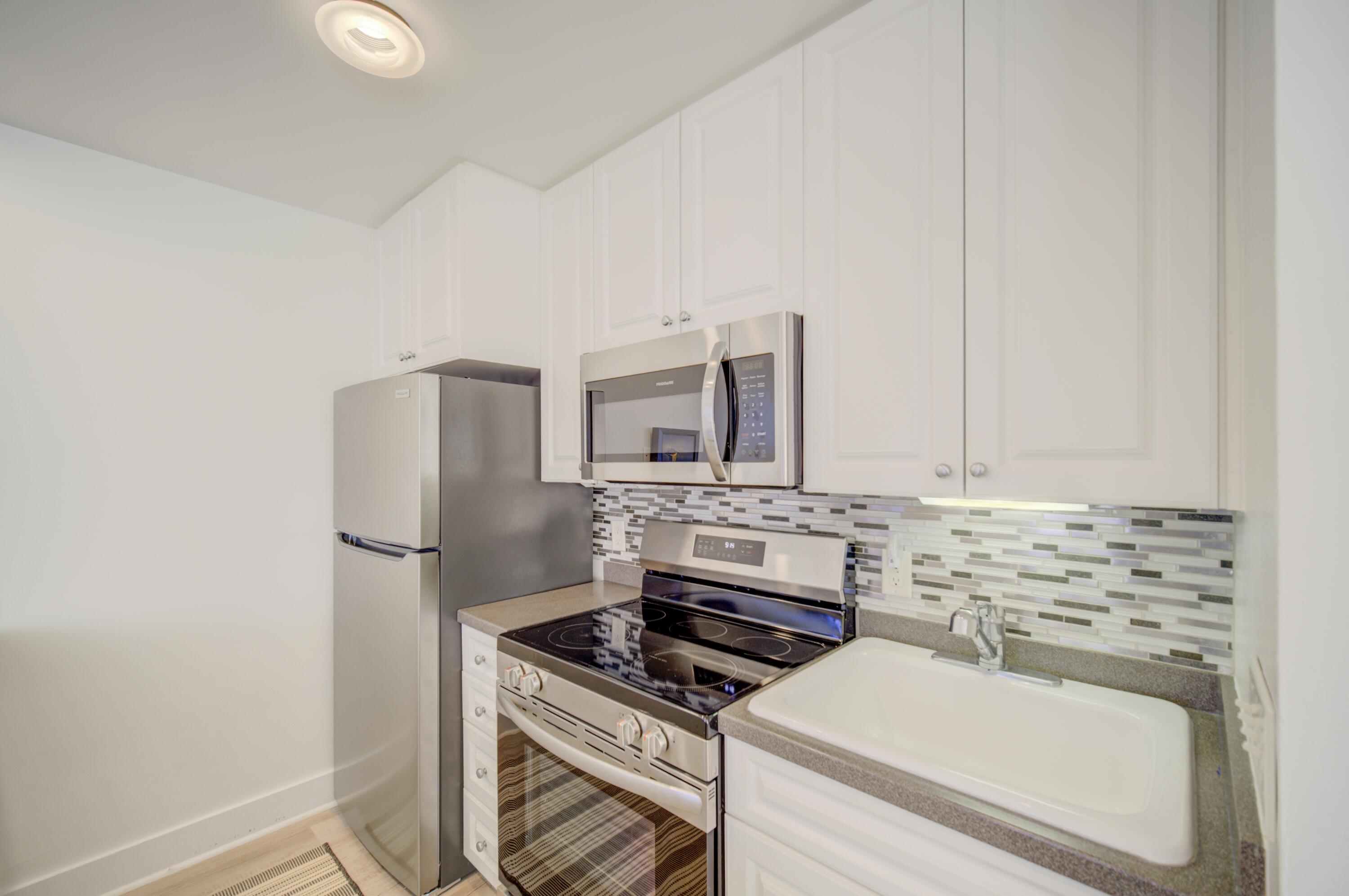 INN AT GULF PLACE - Residential