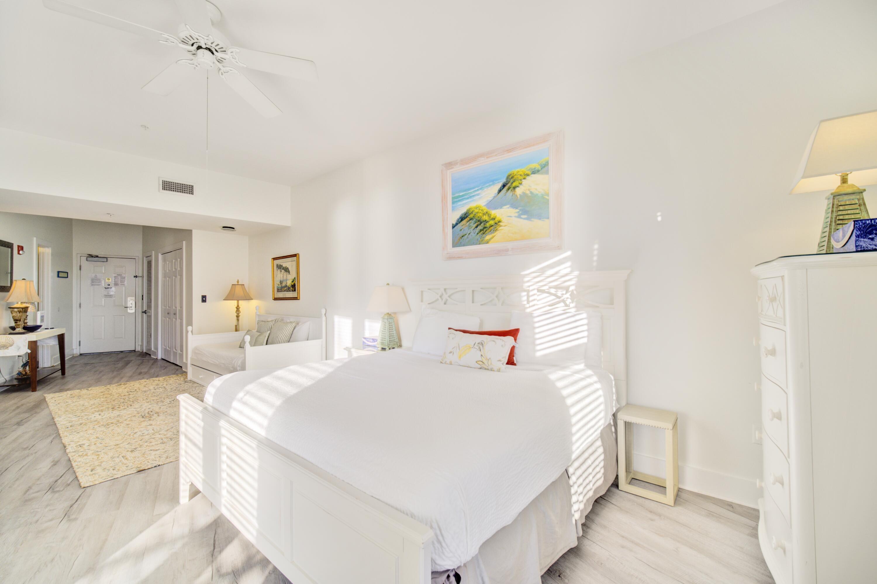 INN AT GULF PLACE - Residential