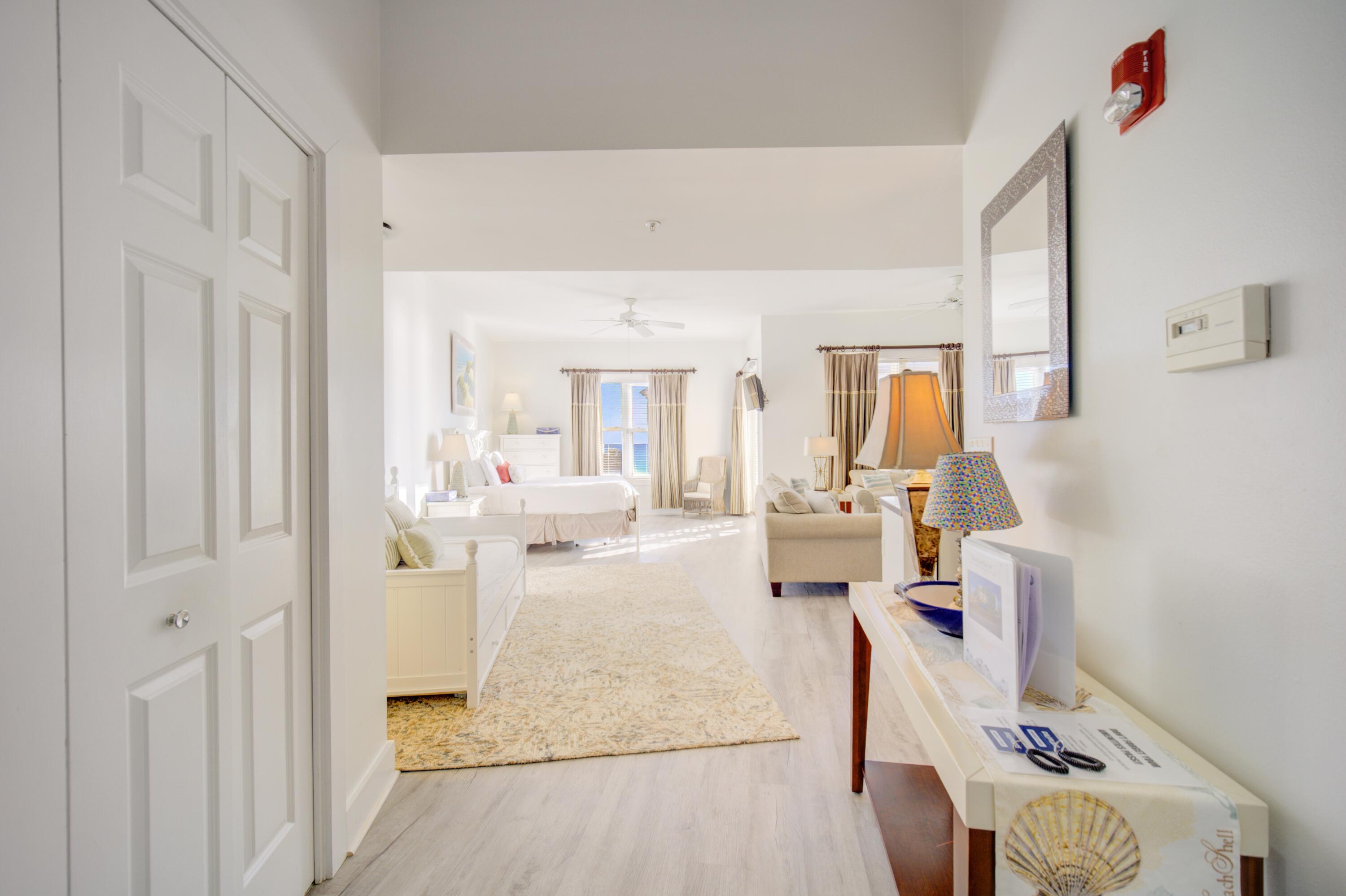 INN AT GULF PLACE - Residential