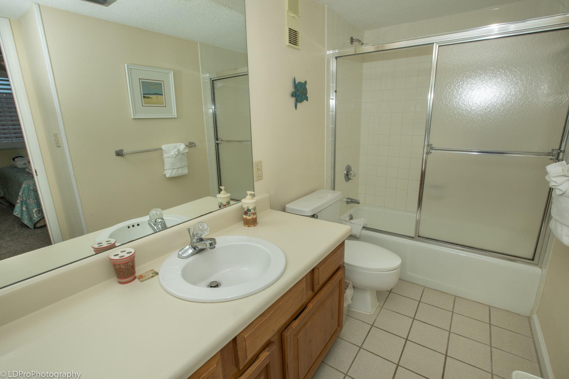 ISLANDER CONDO PH 2 - Residential