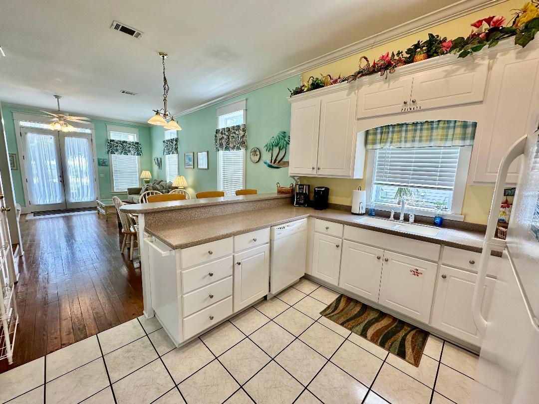 LAGUNA BEACH - Residential