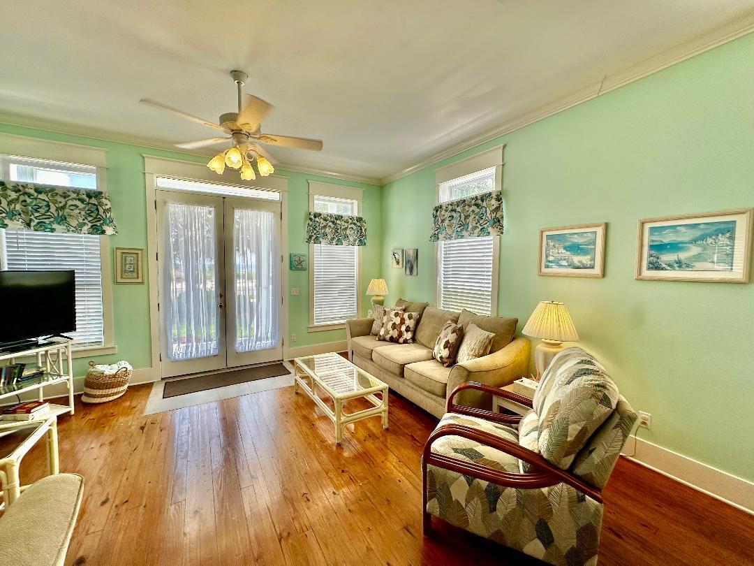 LAGUNA BEACH - Residential