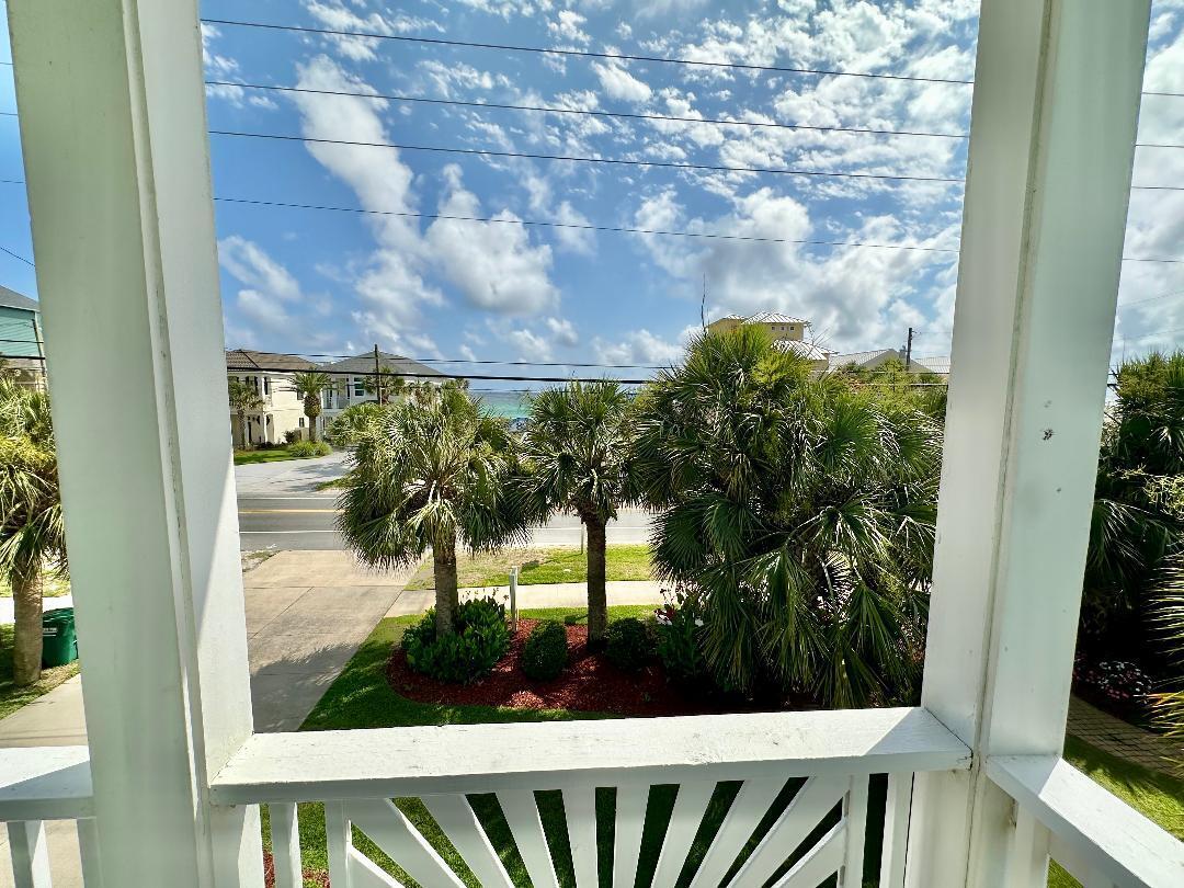 LAGUNA BEACH - Residential