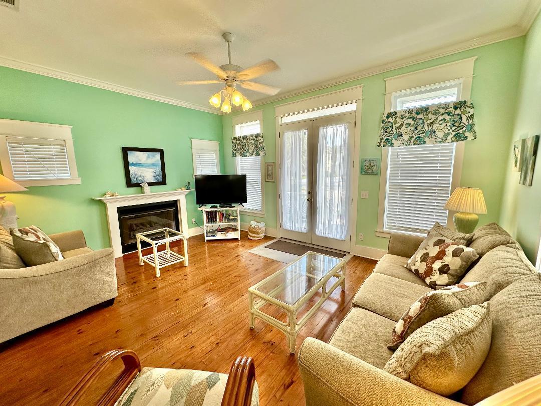 LAGUNA BEACH - Residential