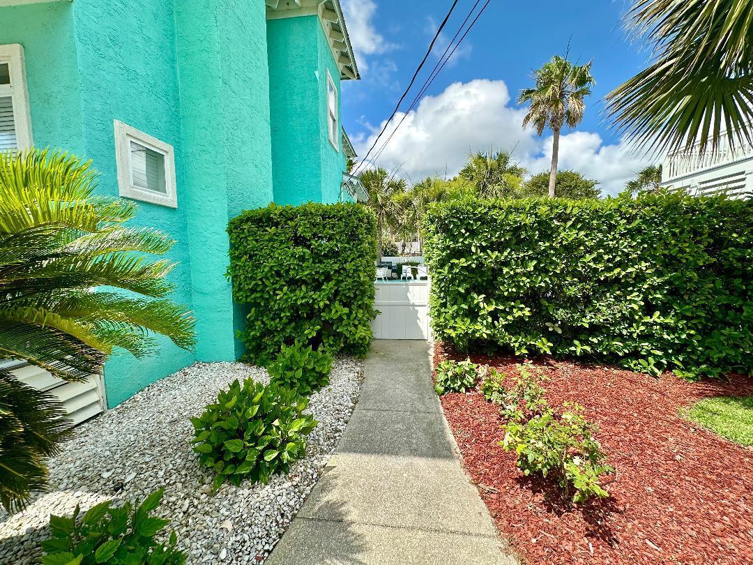 LAGUNA BEACH - Residential