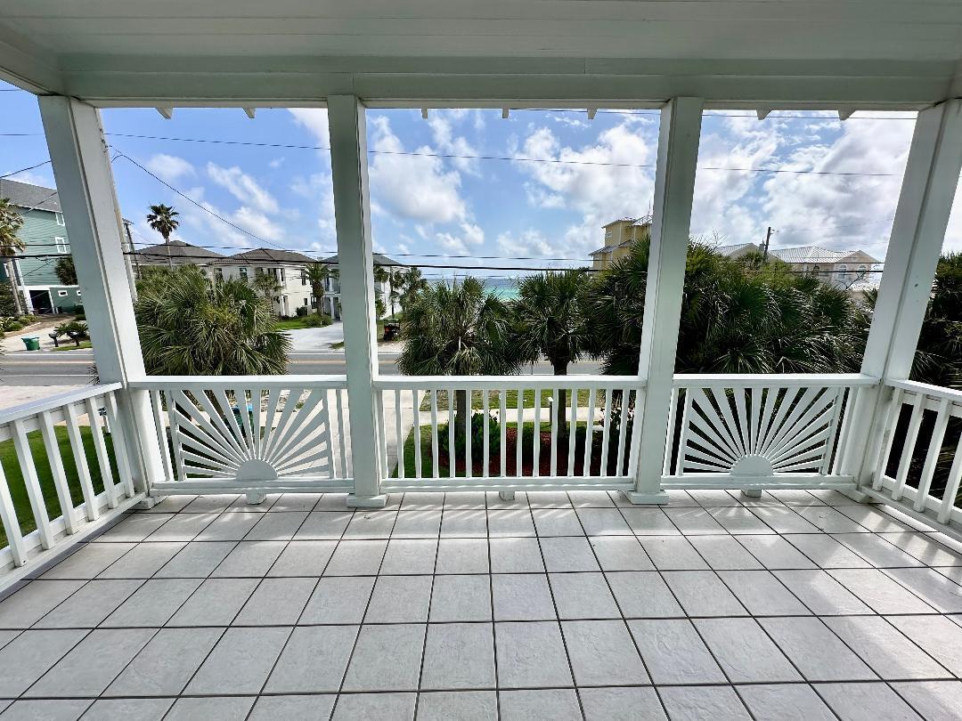 LAGUNA BEACH - Residential