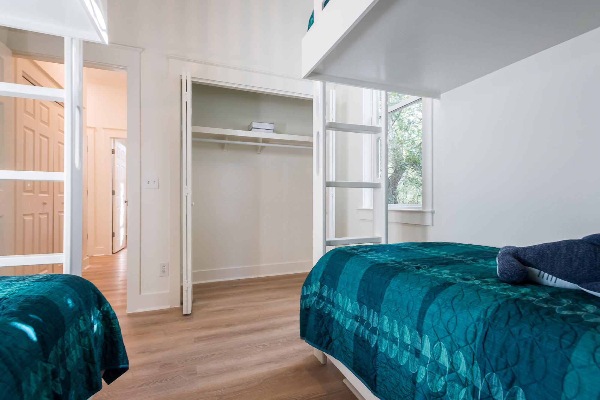 SUMMER'S EDGE - Residential