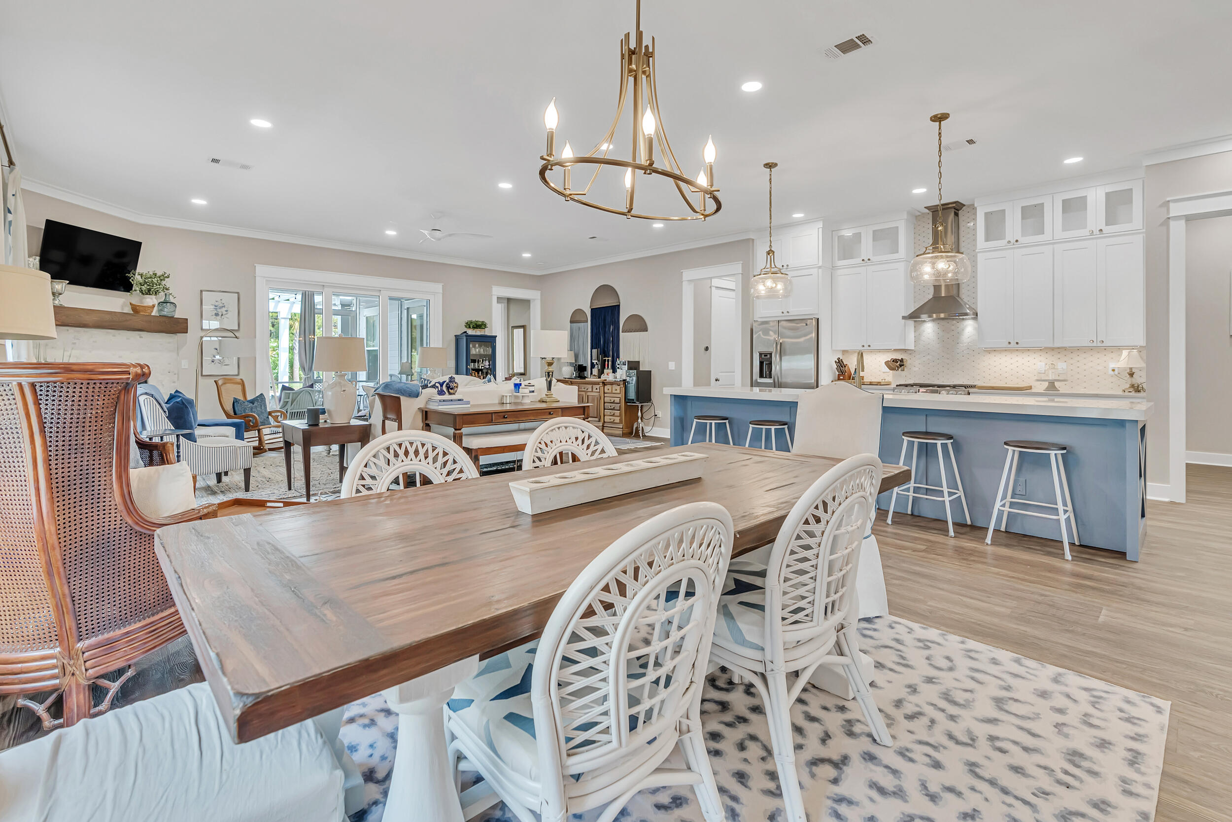 SPYGLASS HILL - Residential