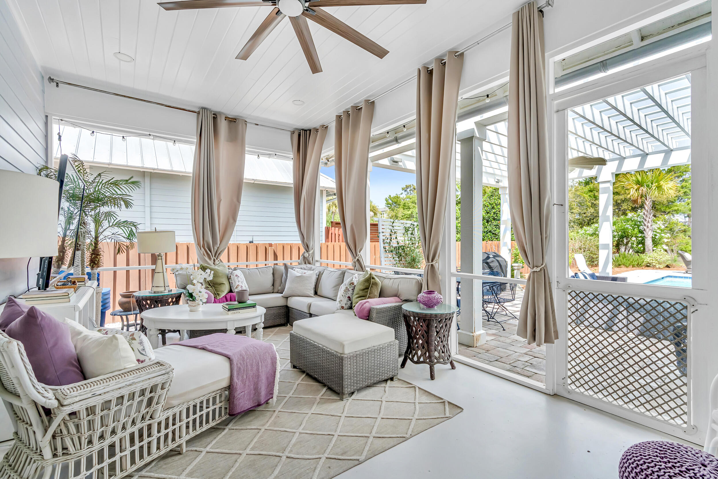 SPYGLASS HILL - Residential