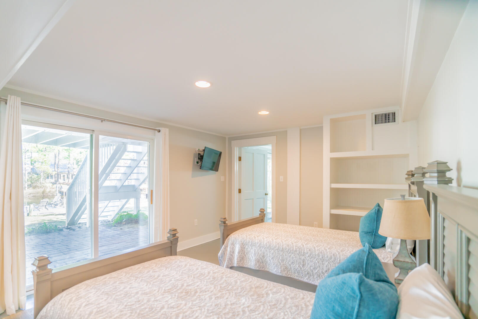 EASTERN LAKE ESTATES - Residential