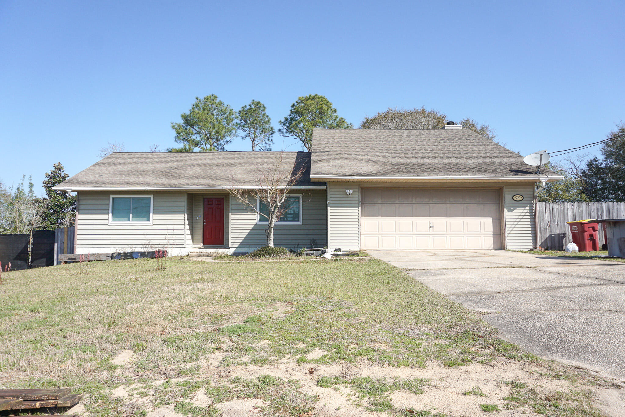 Available 4/15/25! Welcome to 220 Westview, 3bed/2bath in South Crestview just off of PJ Adams. This home offers spacious living space with an extra FLEX space perfect for an office, gaming setup, and more. Bathroom has recent renovations and matte black fixtures for a modern feel. Garage provides extra storage space and a generous sized fenced-in backyard. Walk-in pantry and walk-in closets in every bedroom! Back deck offers a great entertainment space to enjoy the Florida weather. Pets allowed with non-refundable pet fee and owner approval. Minimum 600 FICO credit score. No smoking or vaping inside. Apply with La Bella Vita today!
