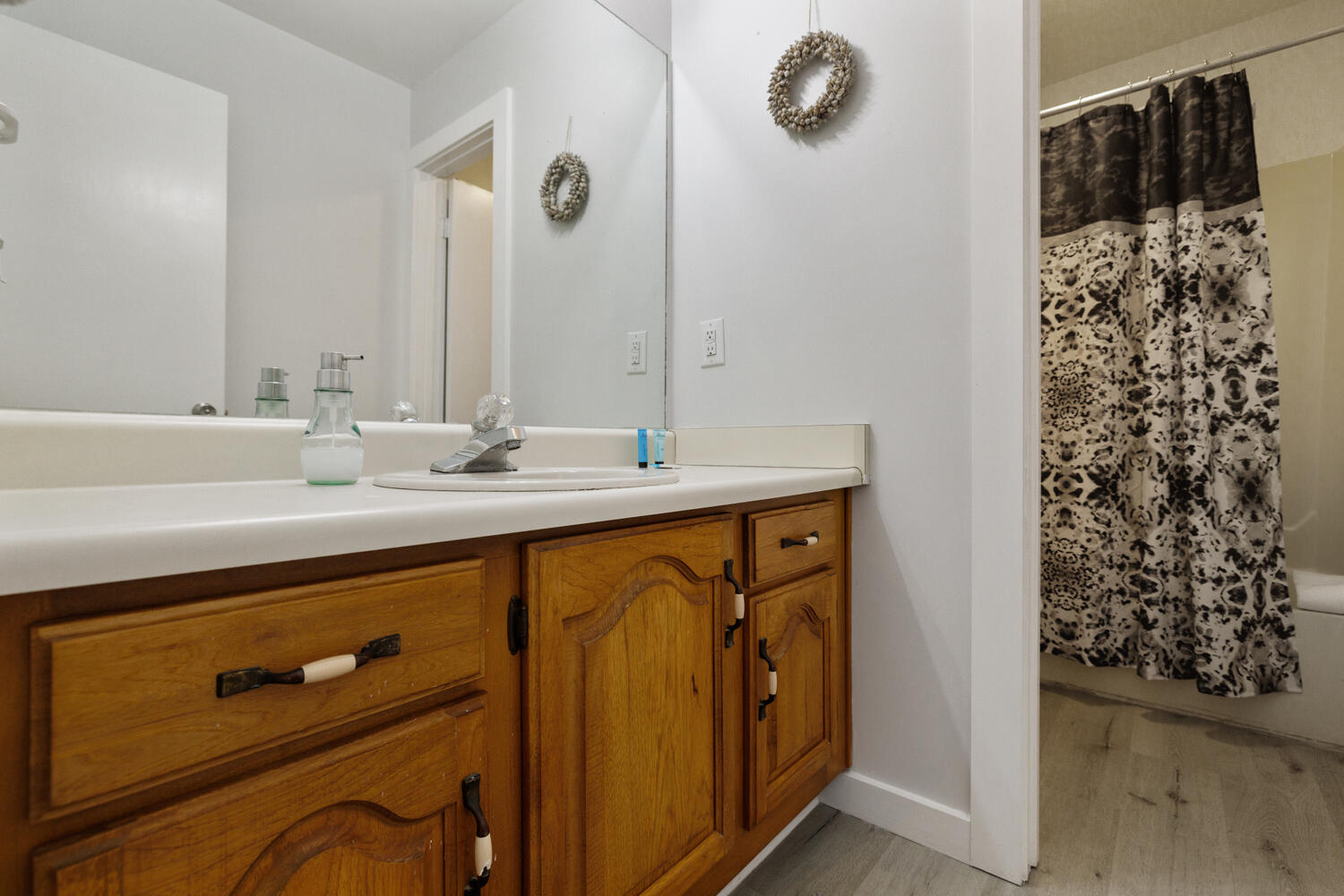 PIRATES COVE INLET - Residential