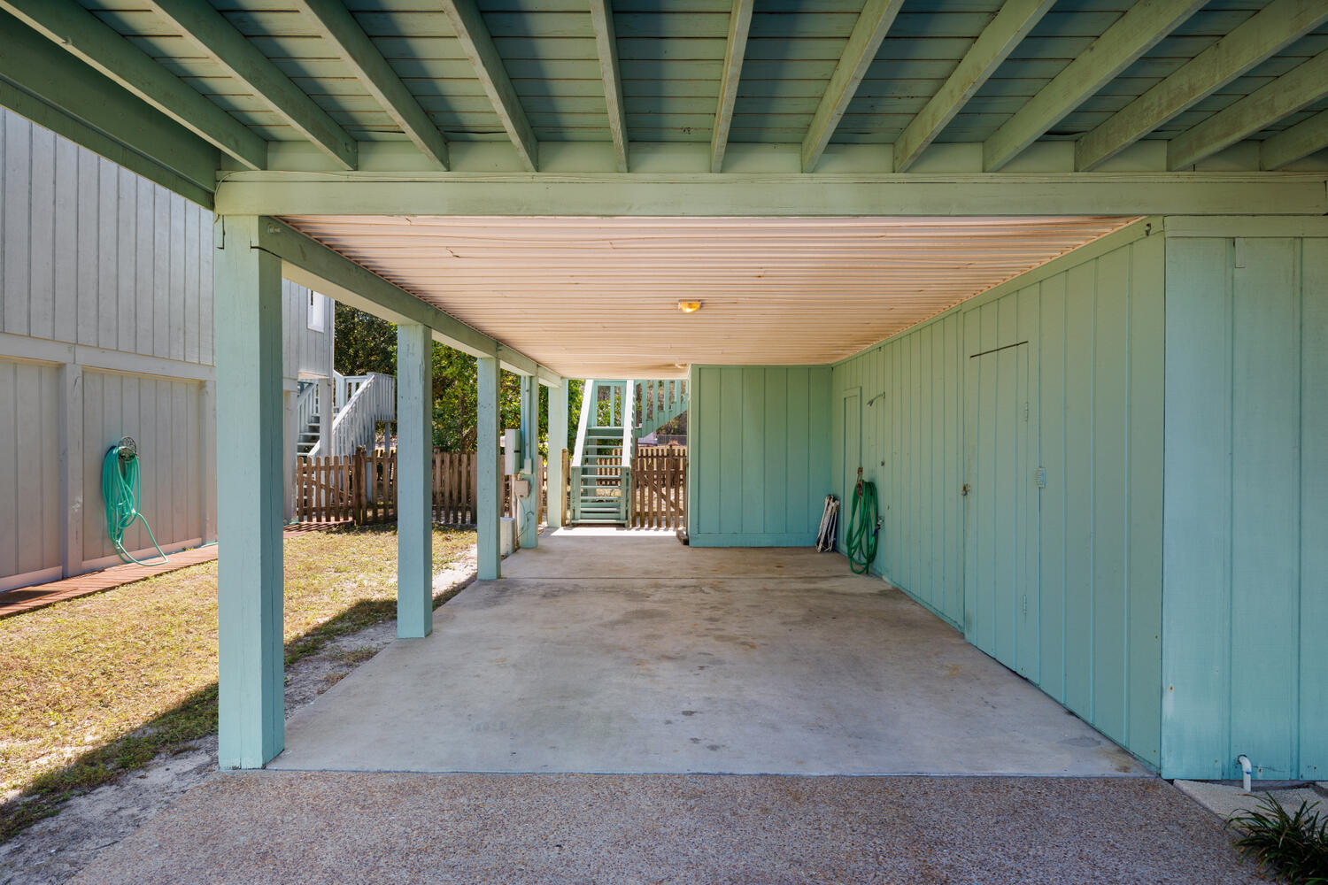 PIRATES COVE INLET - Residential