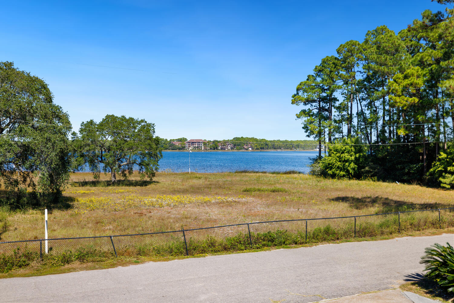 PIRATES COVE INLET - Residential
