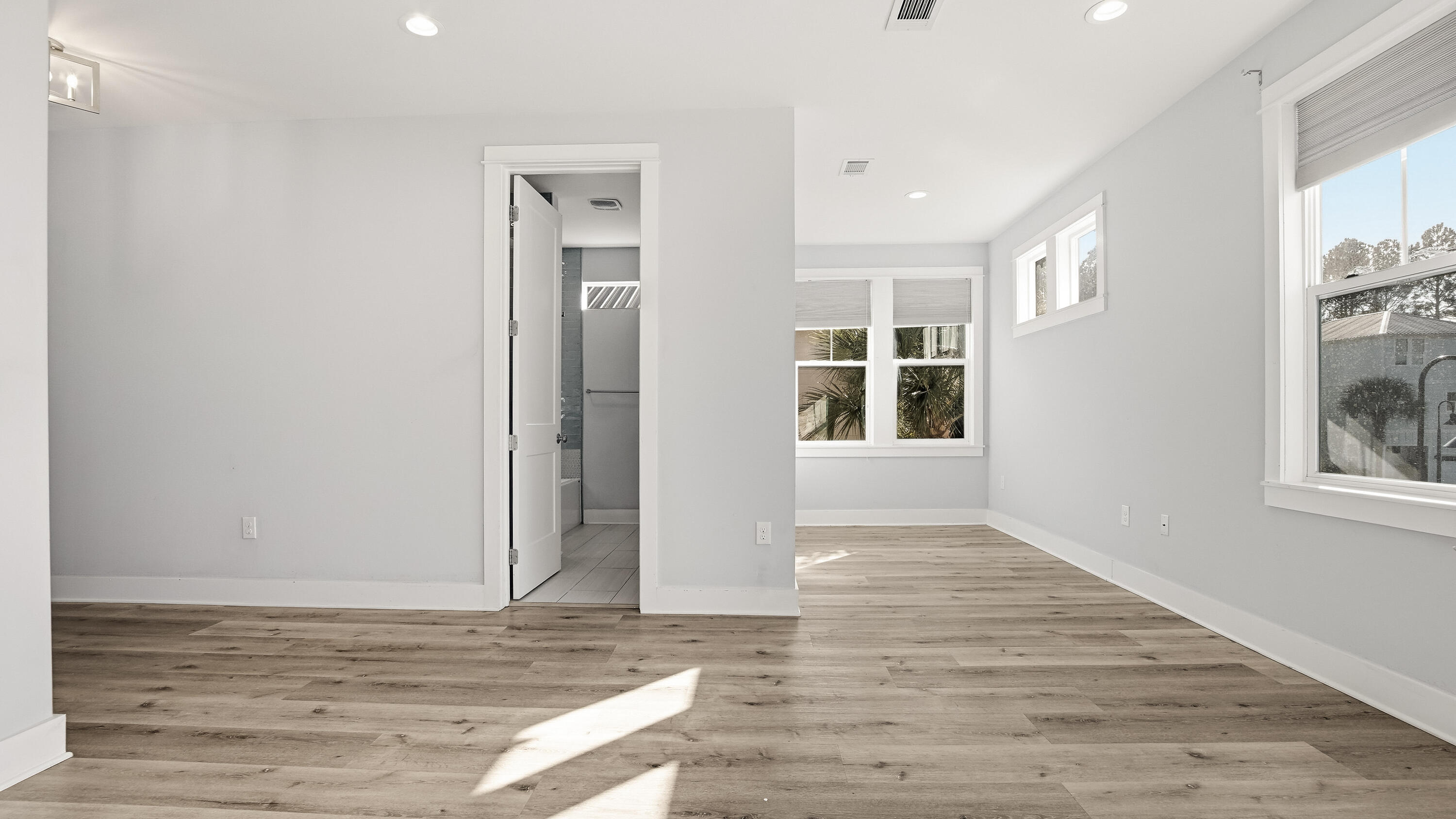 LIGHTHOUSE POINTE - Residential