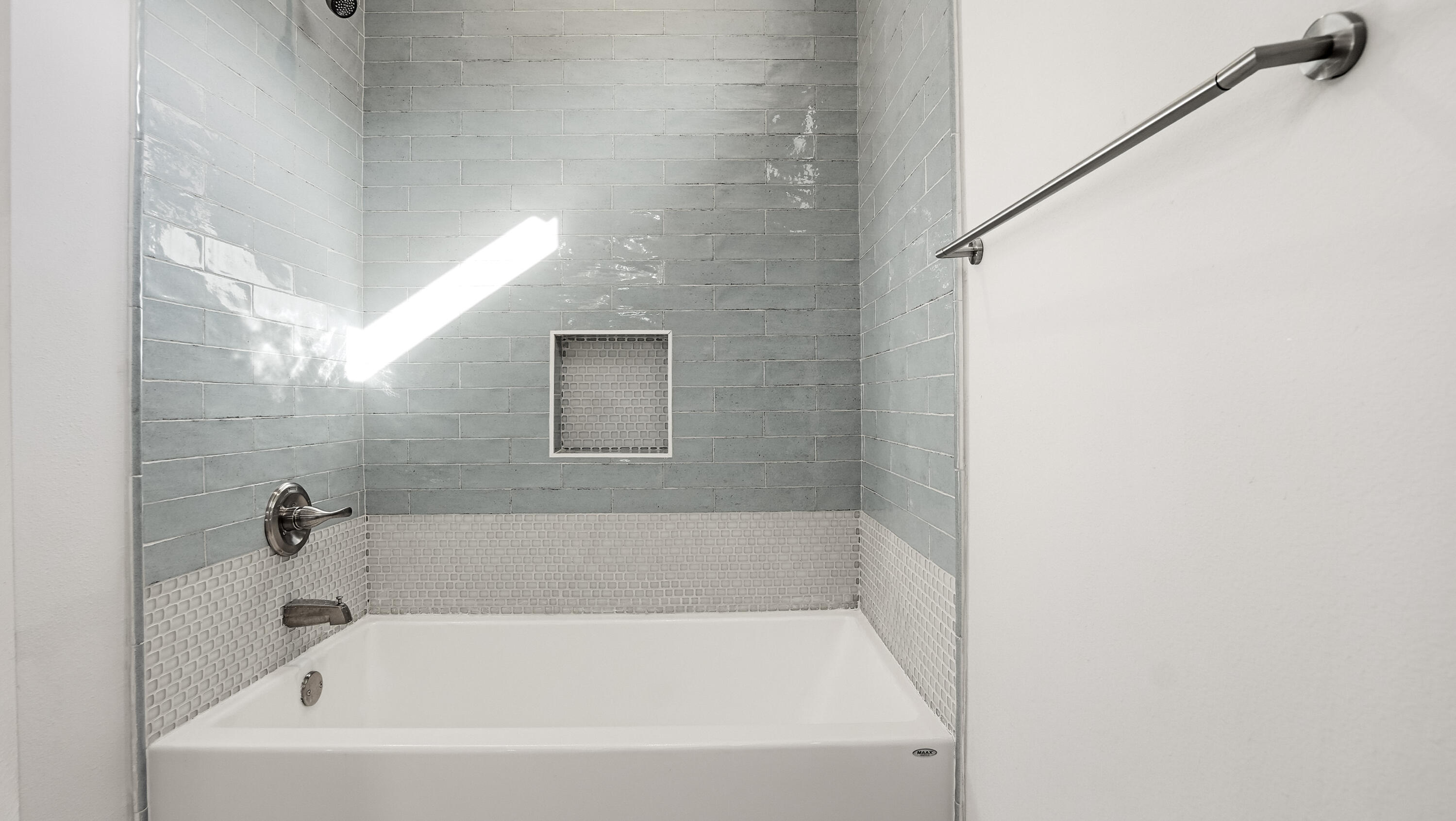 LIGHTHOUSE POINTE - Residential