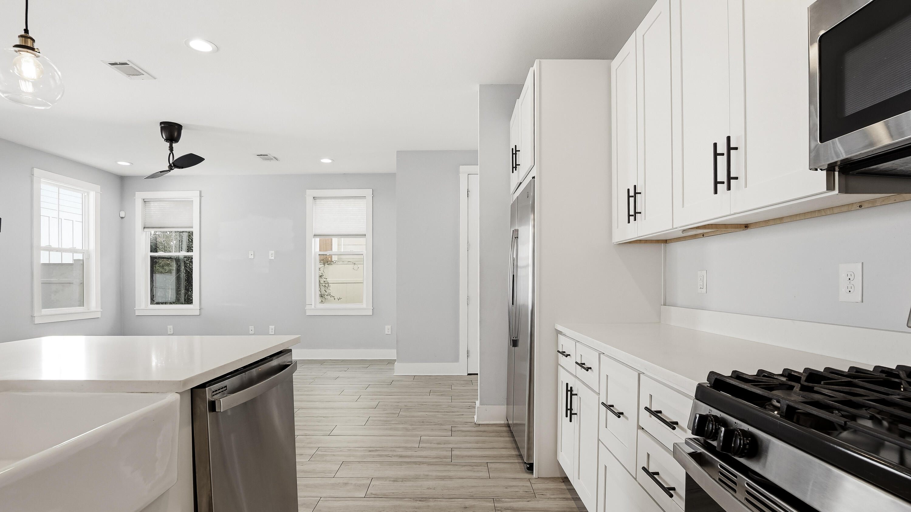 LIGHTHOUSE POINTE - Residential