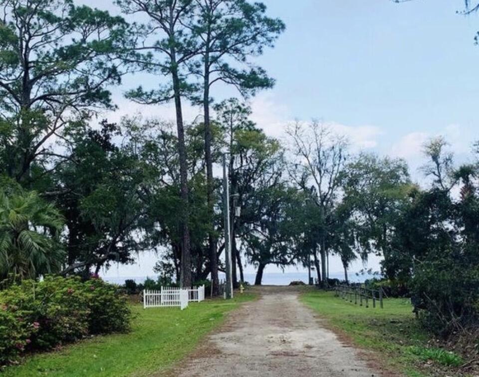 LIGHTHOUSE POINTE - Residential