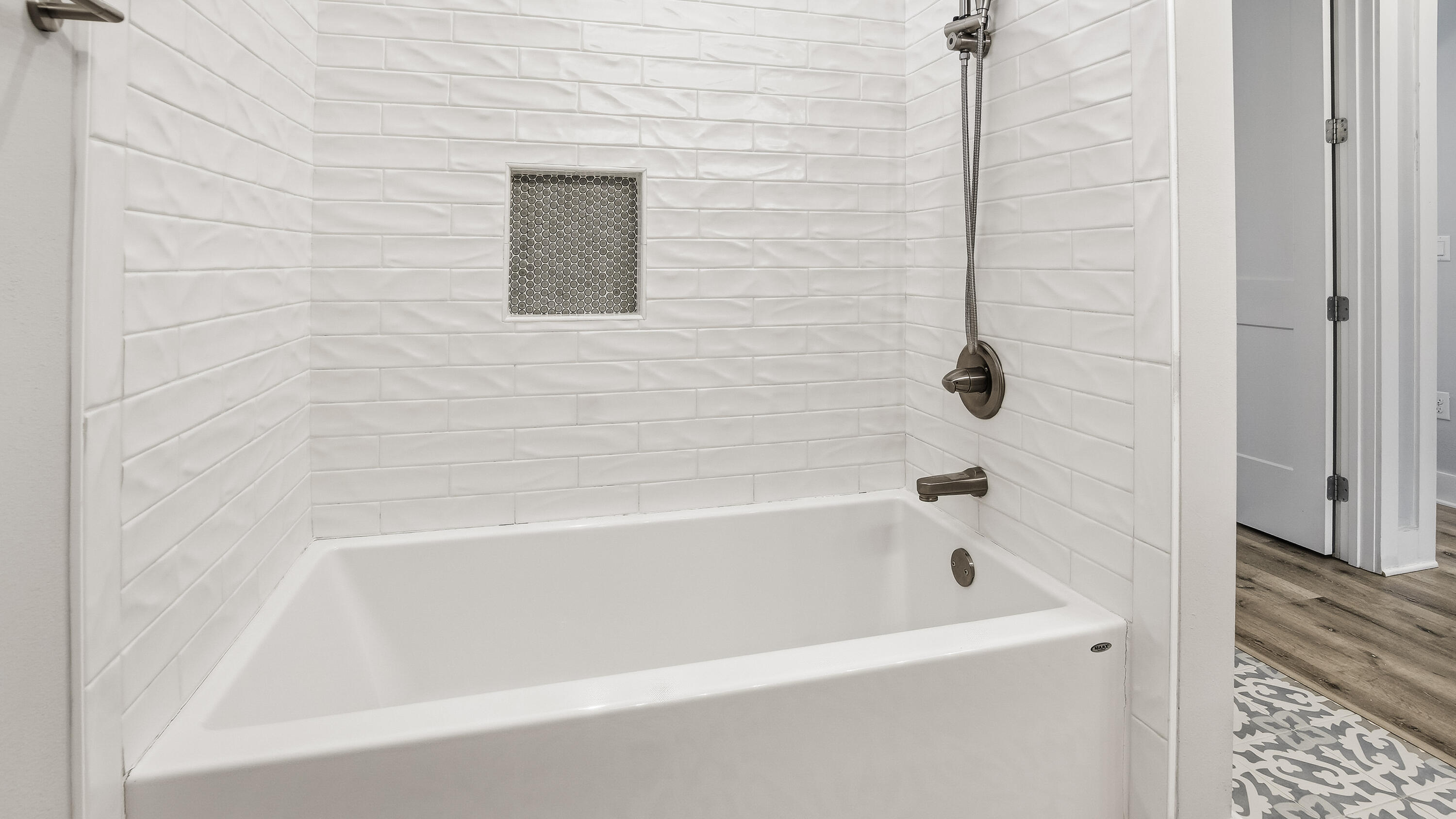 LIGHTHOUSE POINTE - Residential