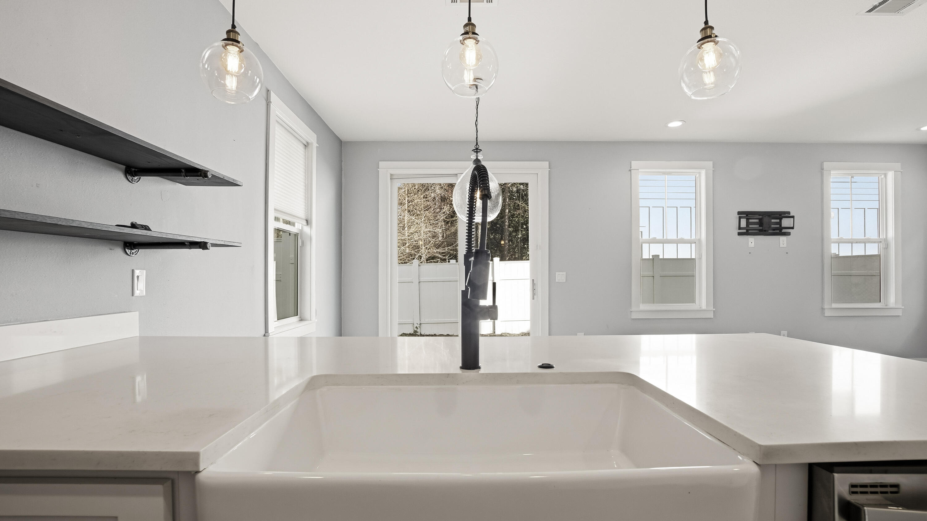 LIGHTHOUSE POINTE - Residential