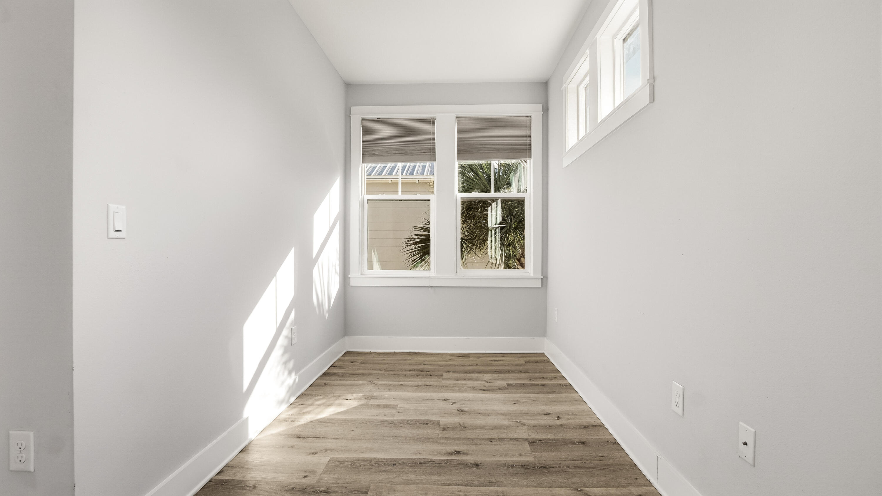 LIGHTHOUSE POINTE - Residential