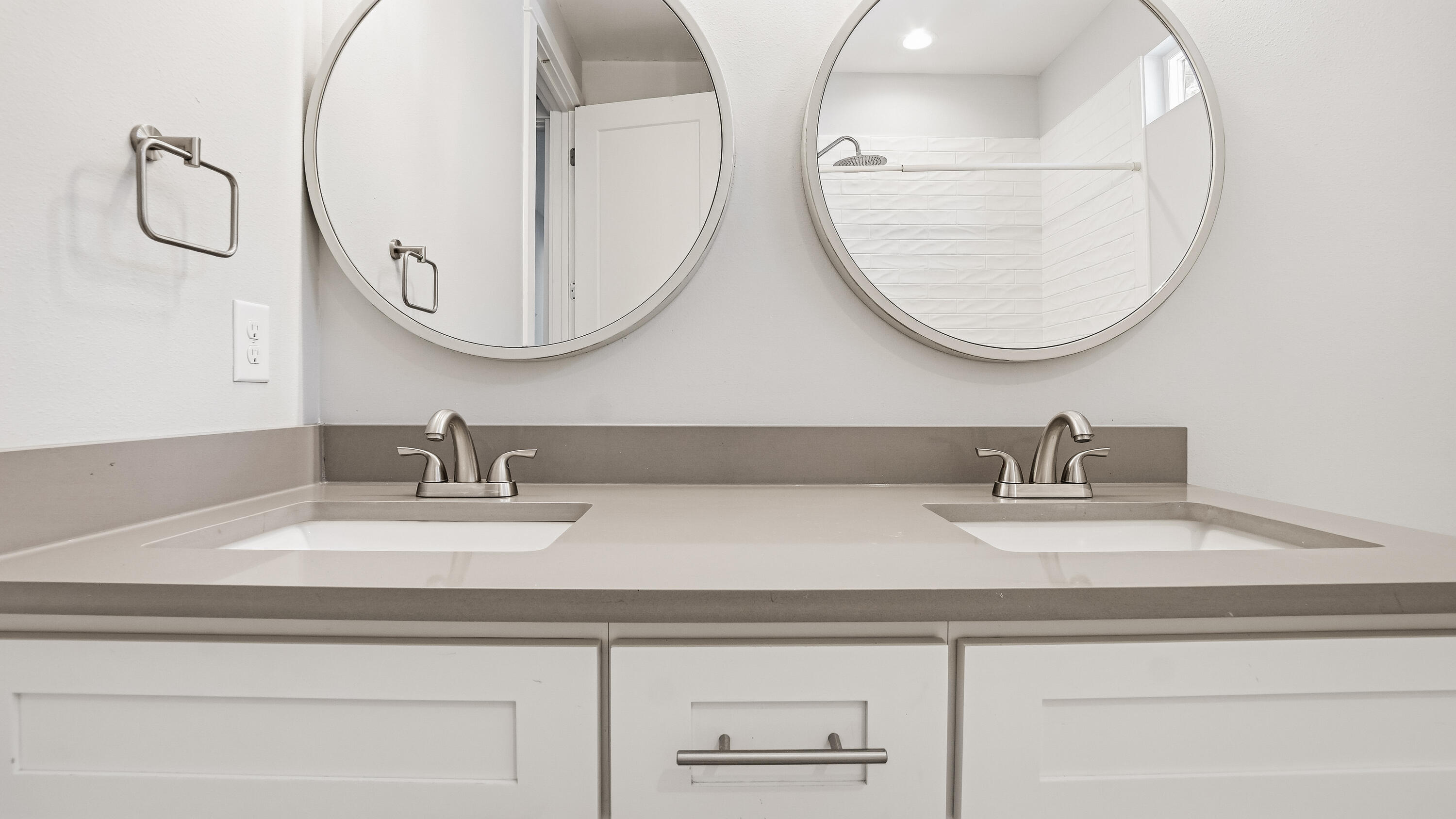 LIGHTHOUSE POINTE - Residential