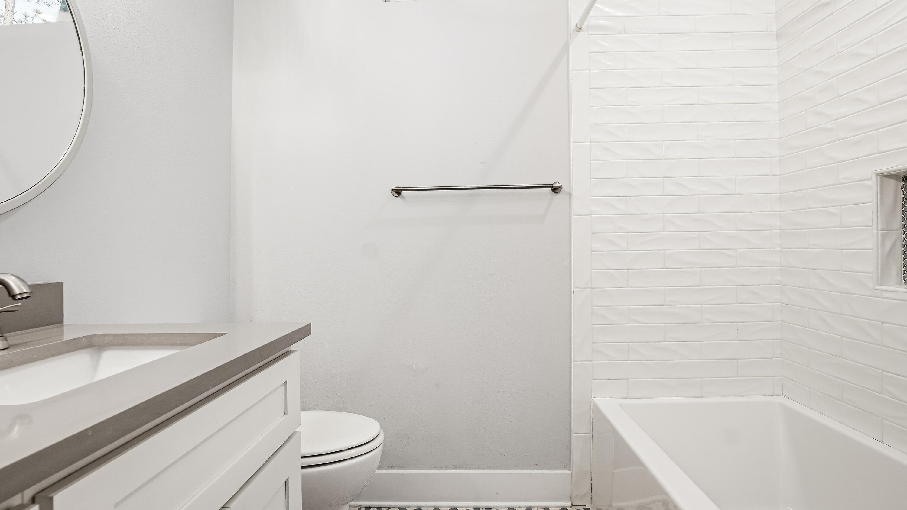 LIGHTHOUSE POINTE - Residential