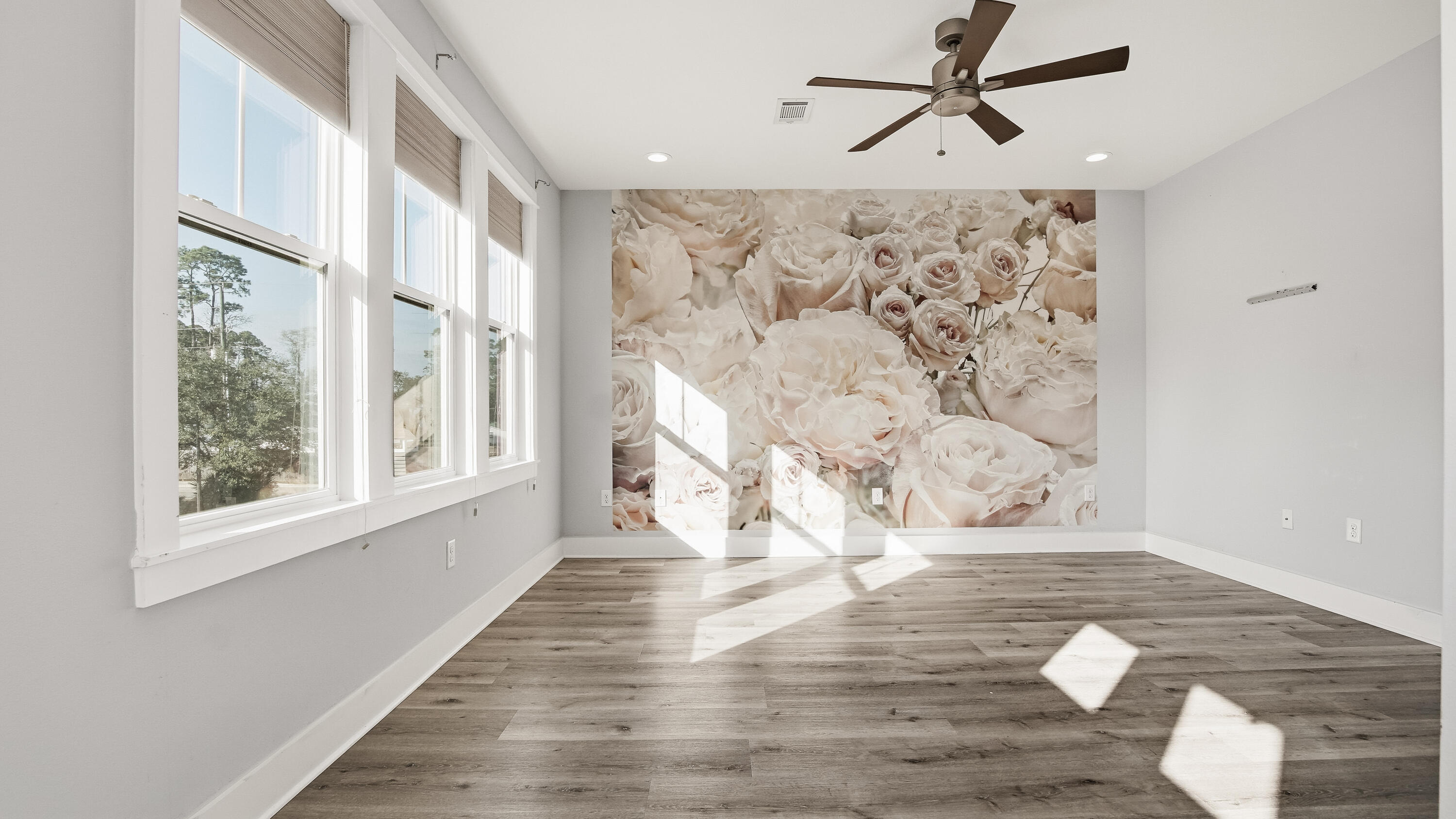 LIGHTHOUSE POINTE - Residential