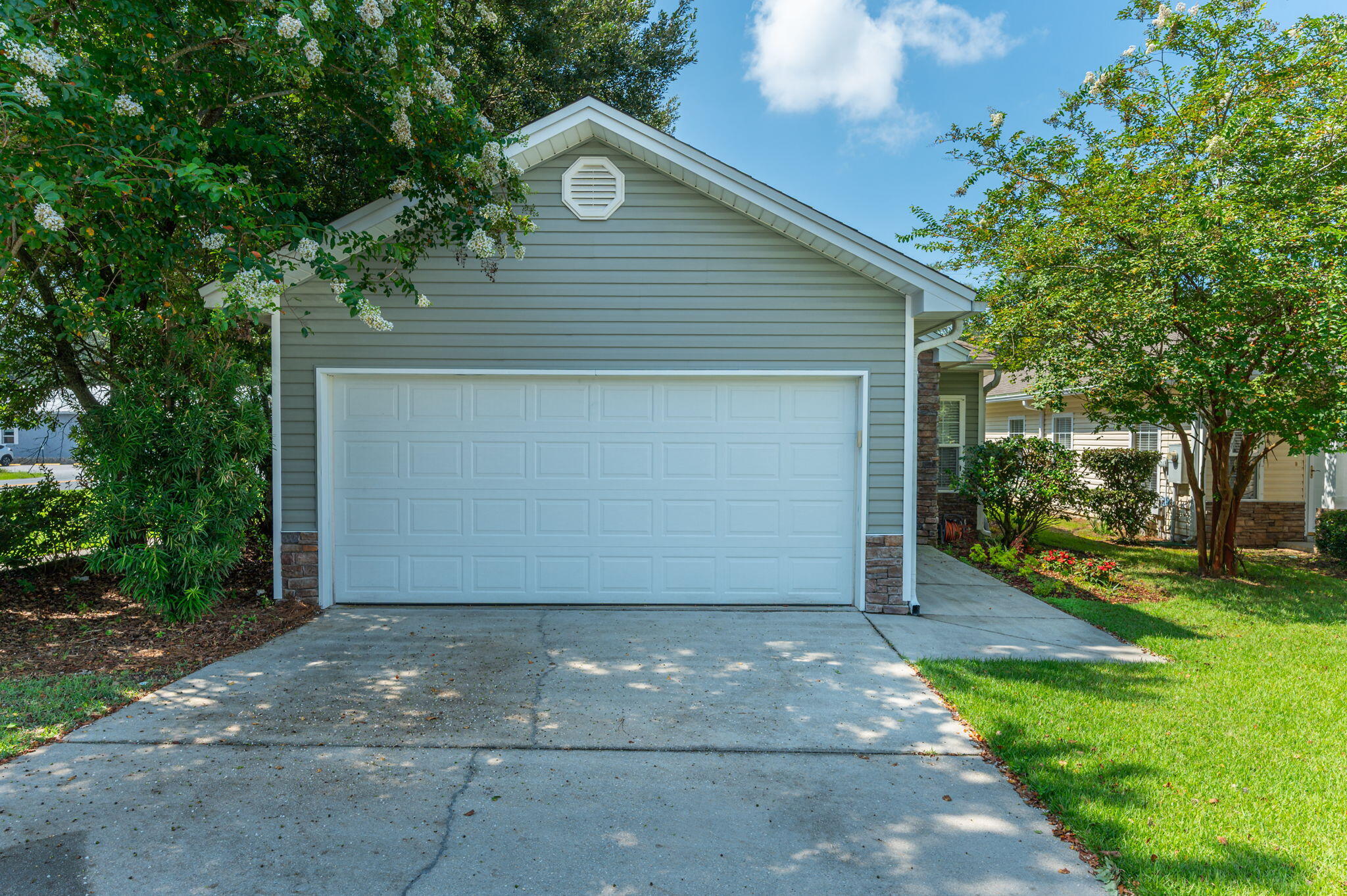 REDWOOD VILLAGE - Residential Lease