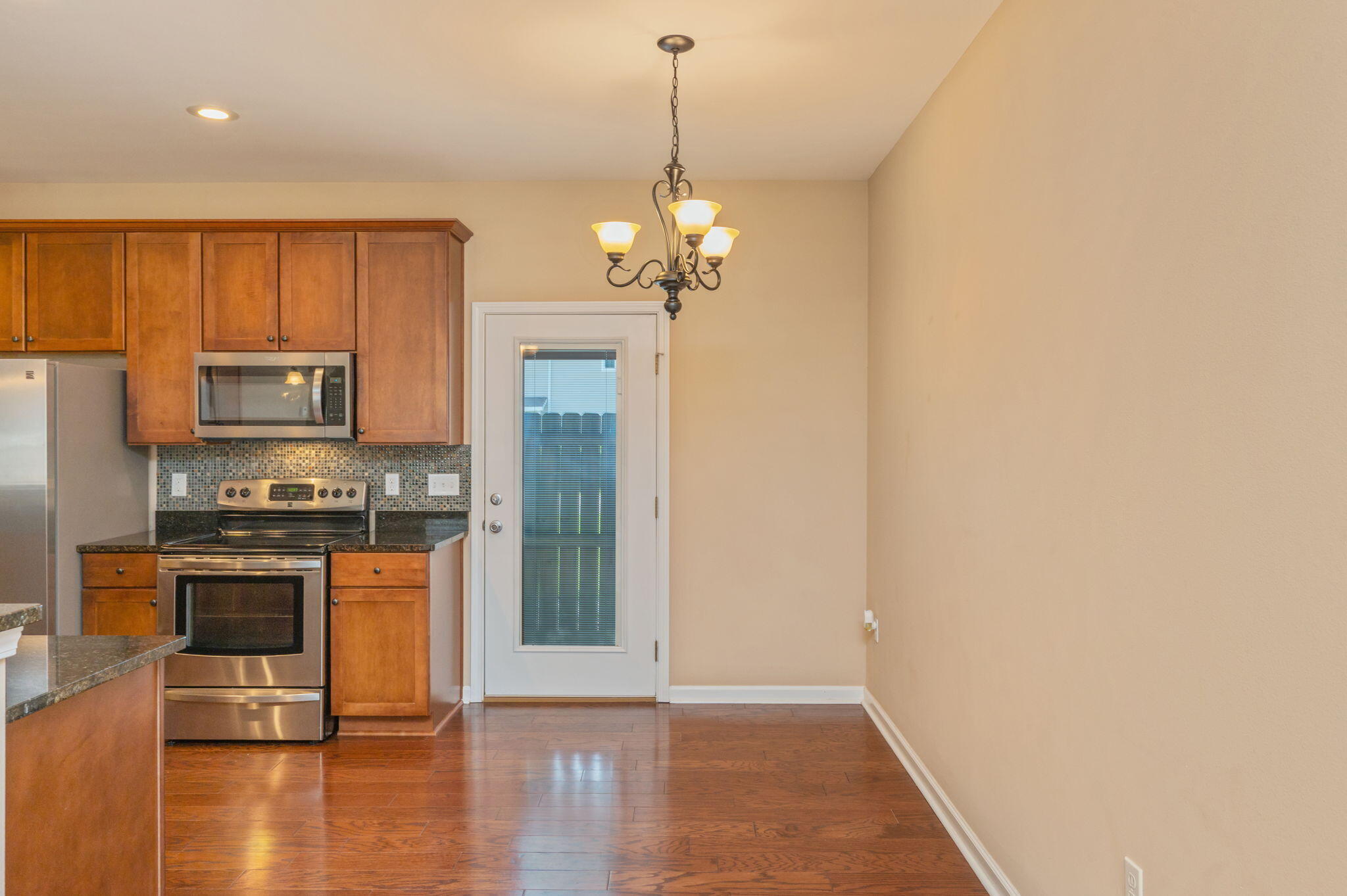 REDWOOD VILLAGE - Residential Lease