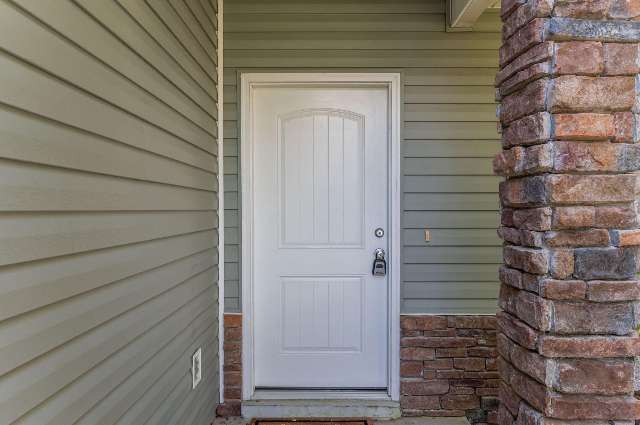 REDWOOD VILLAGE - Residential Lease
