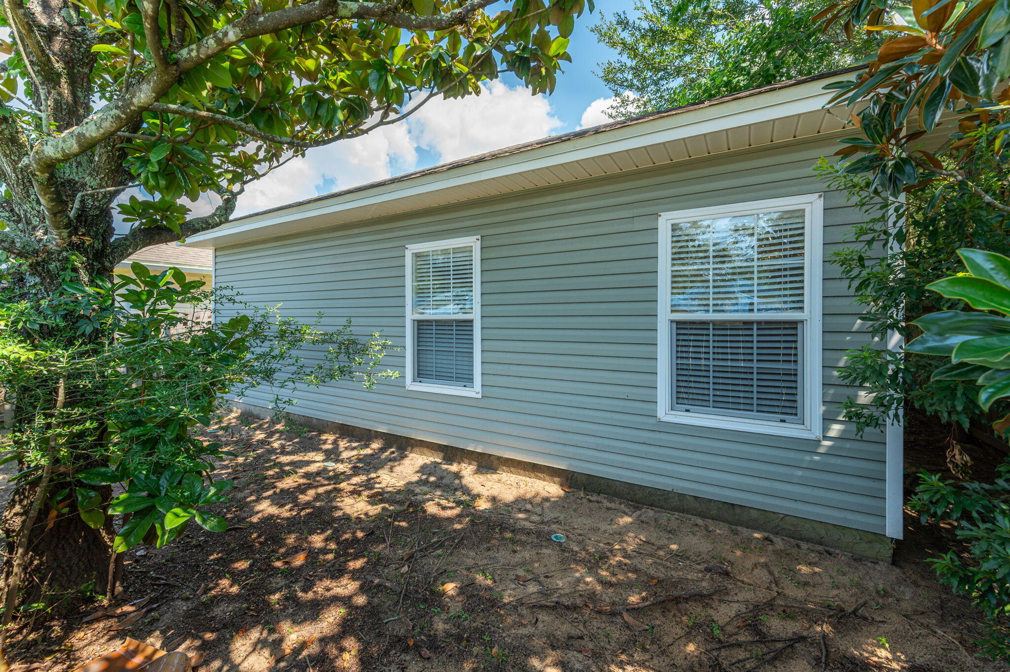 REDWOOD VILLAGE - Residential Lease