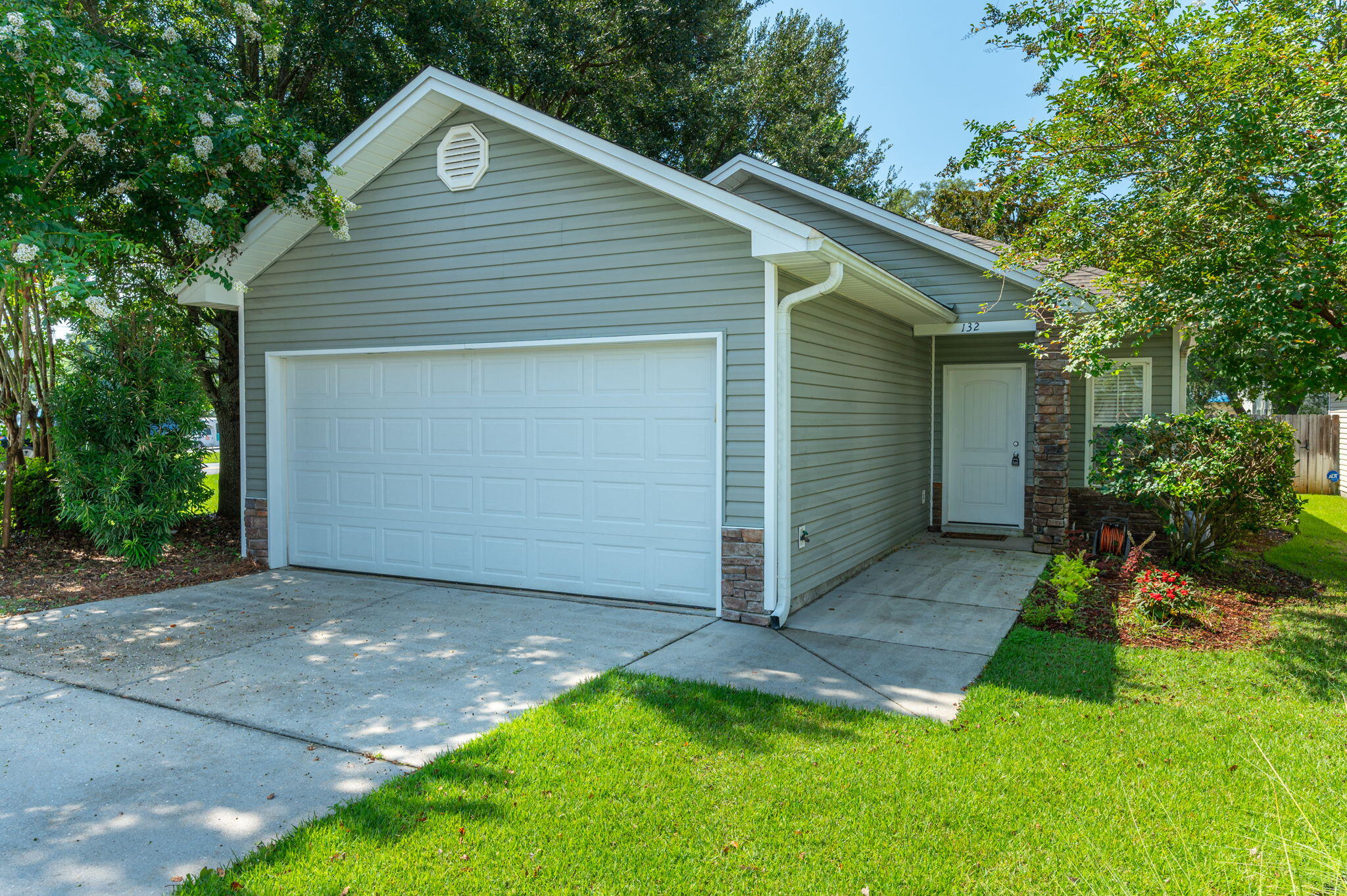 REDWOOD VILLAGE - Residential Lease