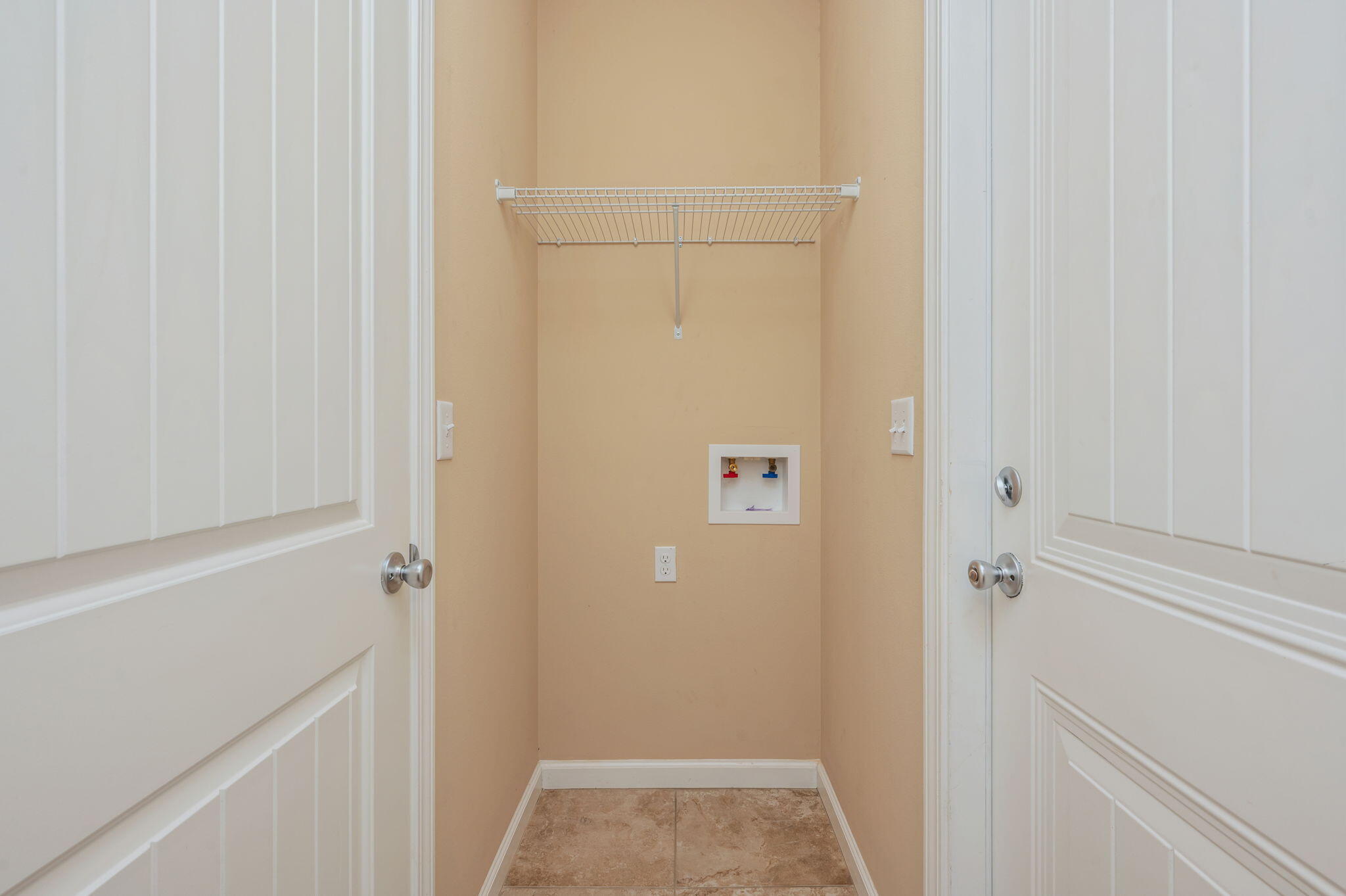 REDWOOD VILLAGE - Residential Lease