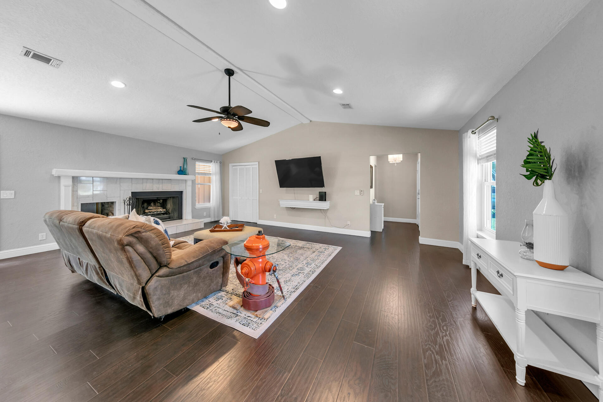 PINEWOOD ESTATES - Residential