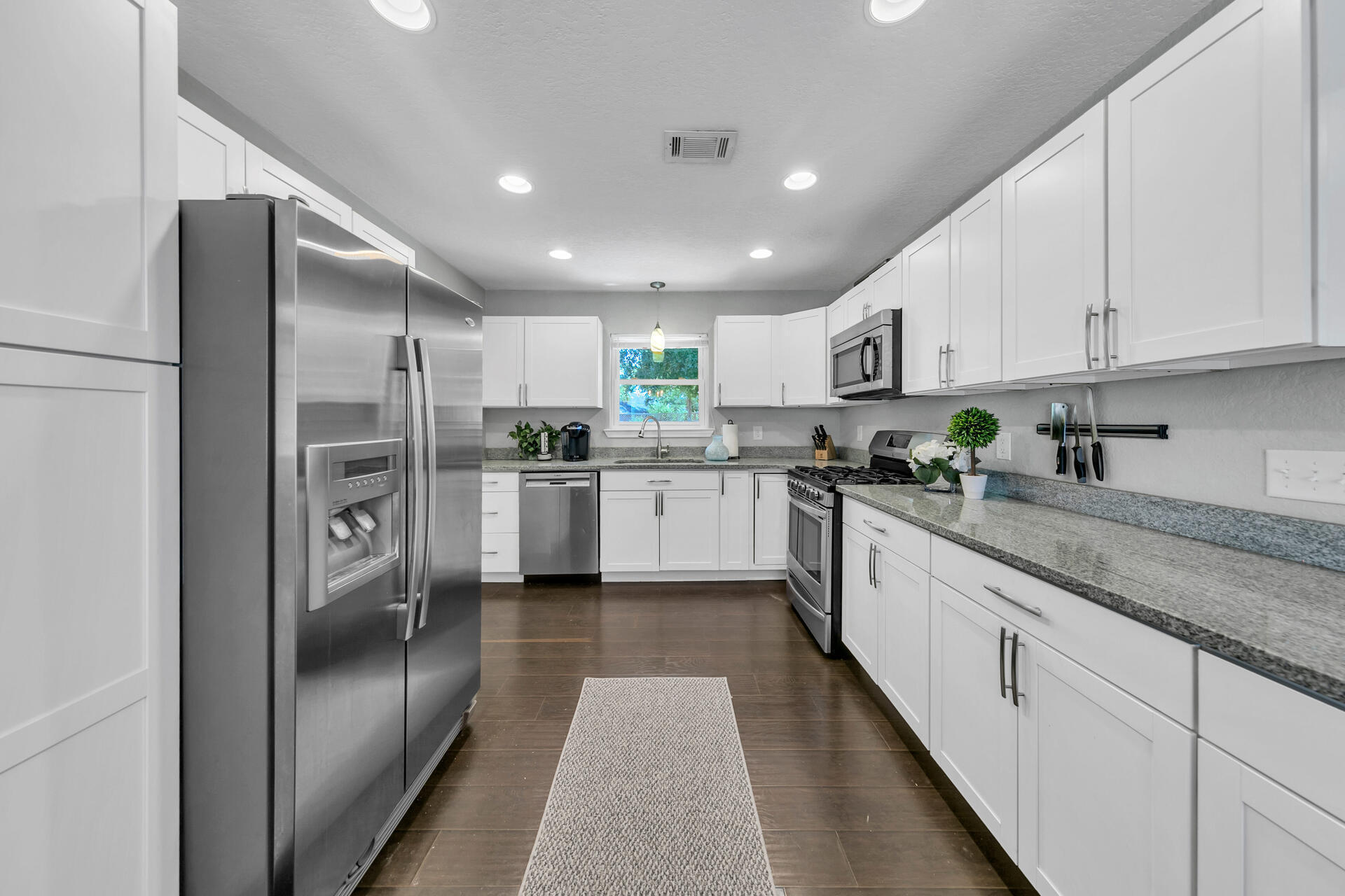 PINEWOOD ESTATES - Residential