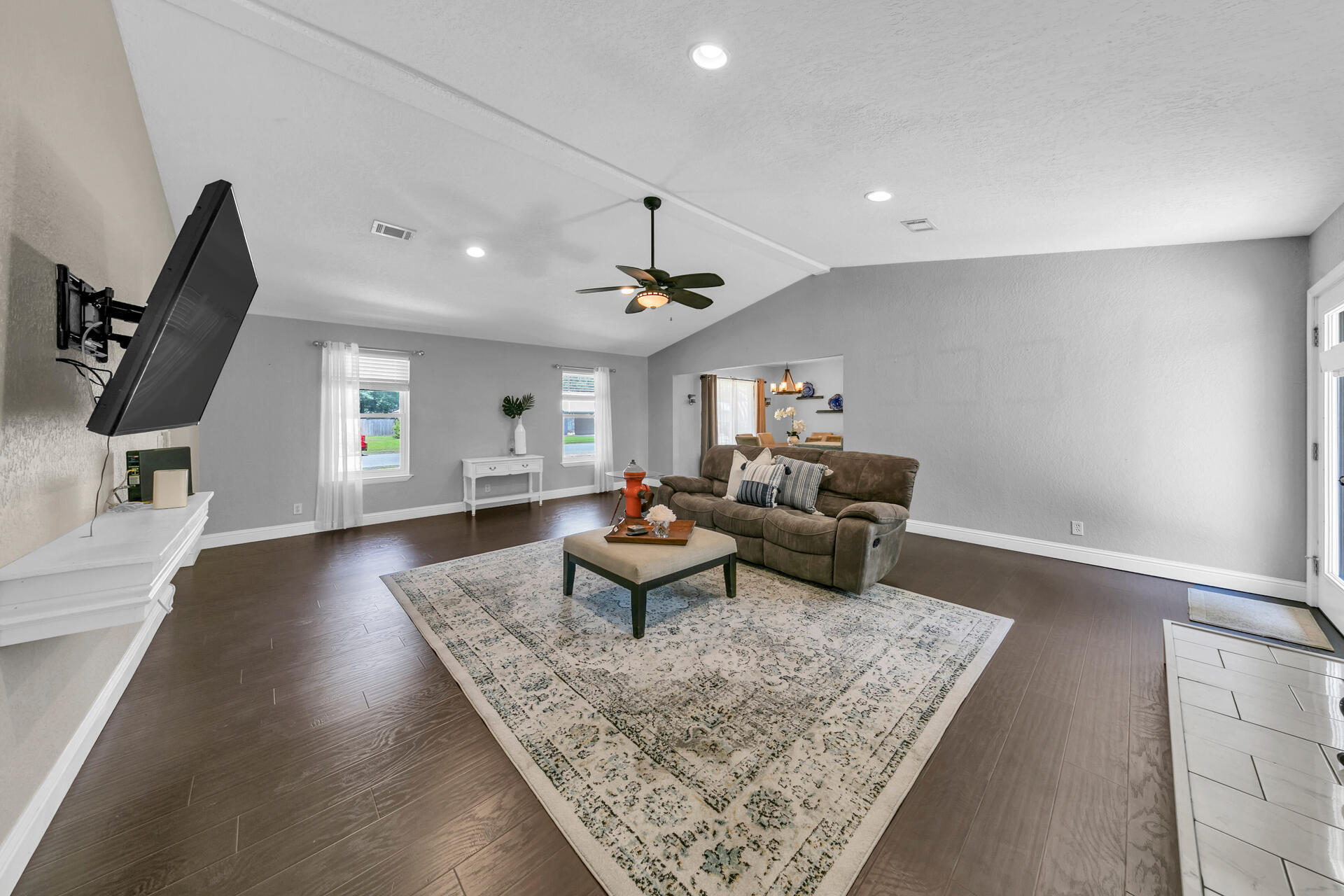 PINEWOOD ESTATES - Residential