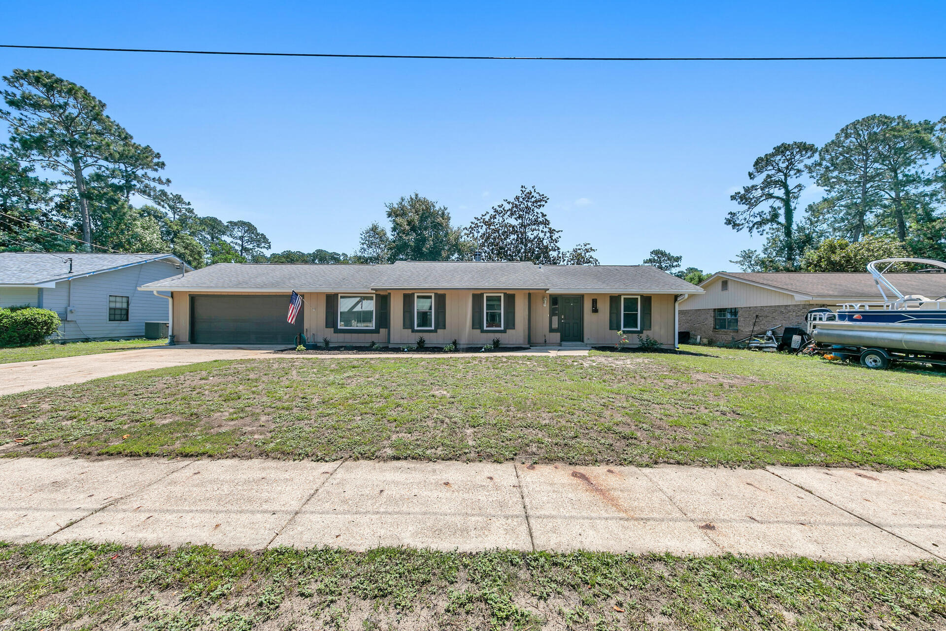 PINEWOOD ESTATES - Residential